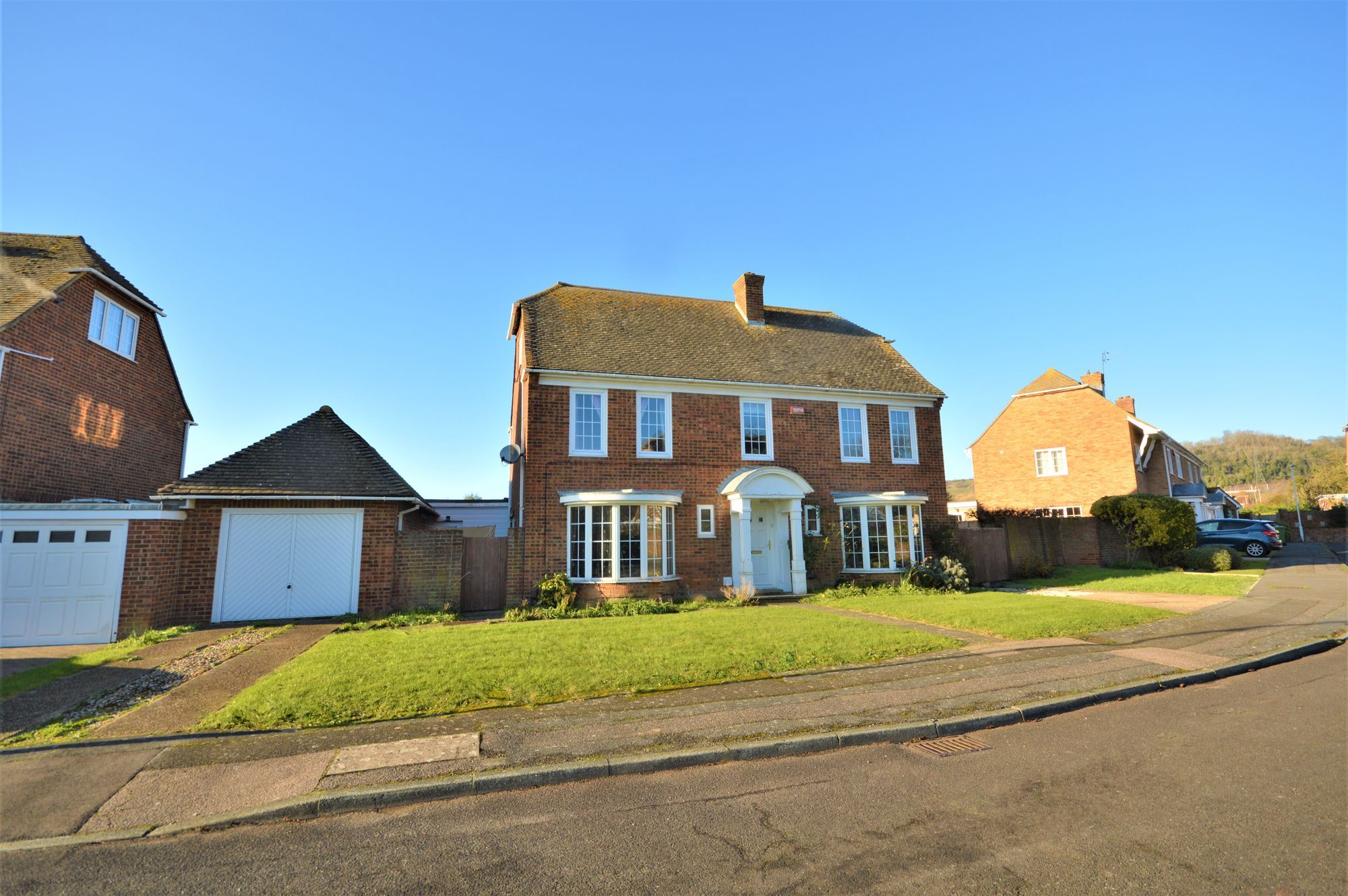 5 bed detached house for sale in Sutton Close, Folkestone CT19 Zoopla