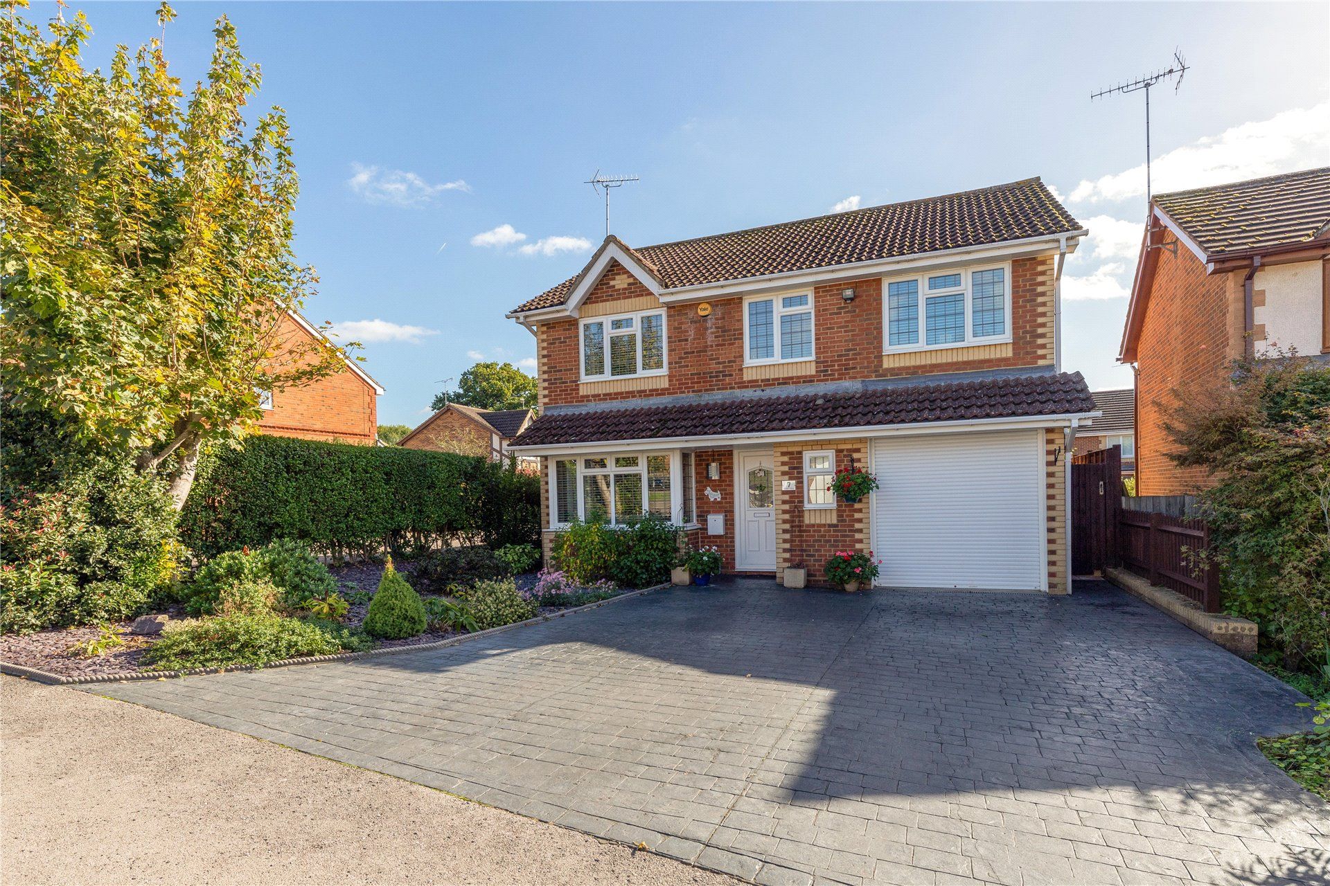 4 bed detached house for sale in Walsh Avenue, Warfield, Bracknell