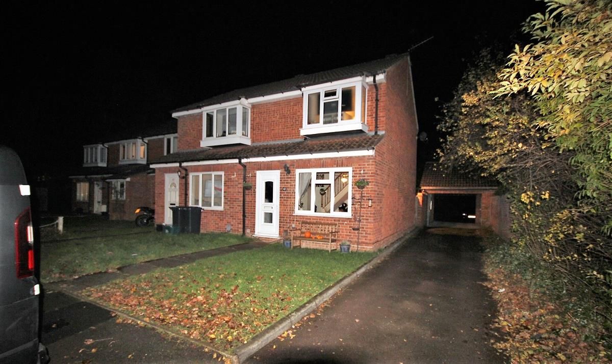 2 bed semidetached house to rent in Beeston Drive, Cheshunt, Waltham