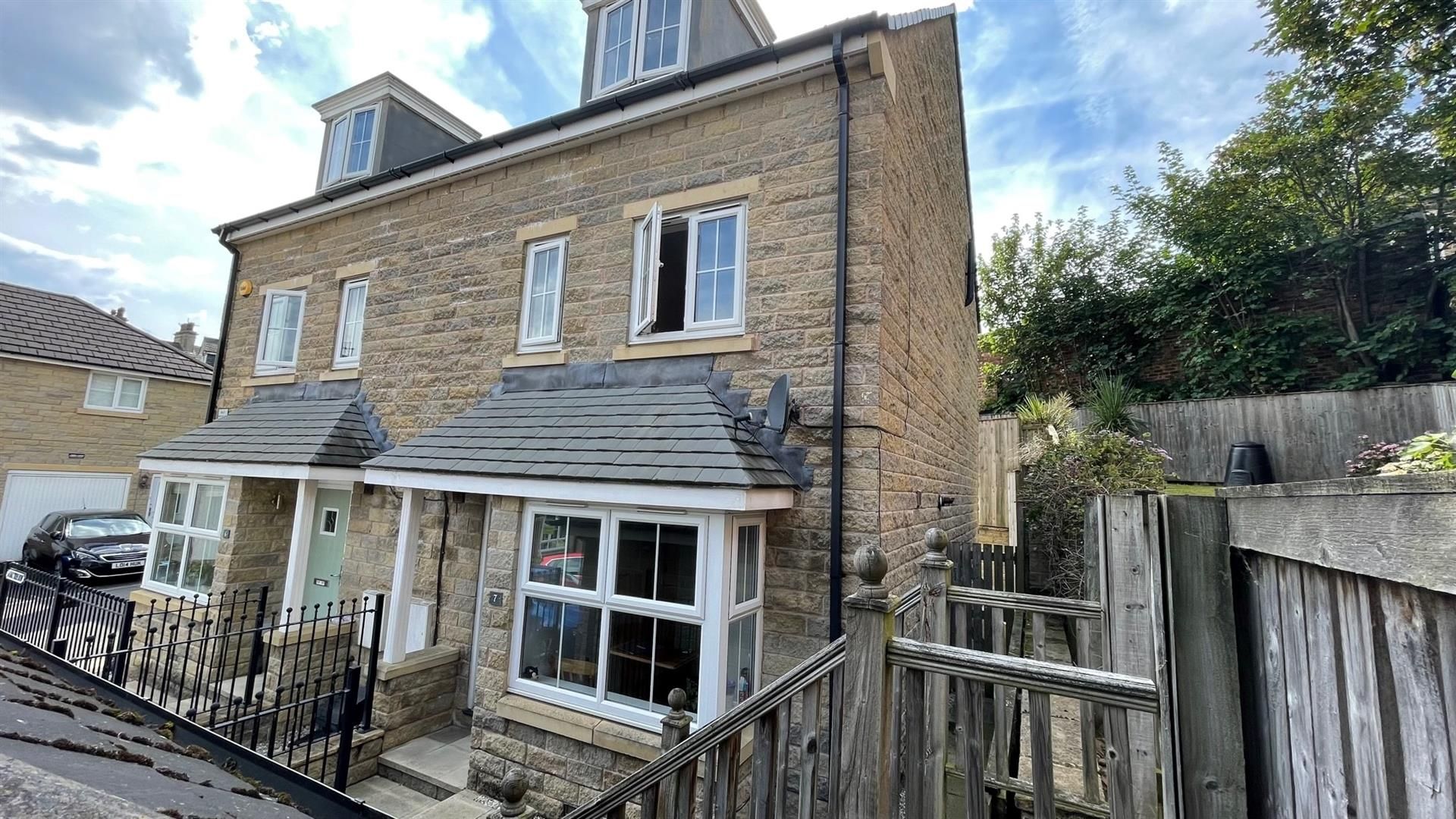 4 bed semidetached house for sale in Oak Tree Row, Myers Close, Idle