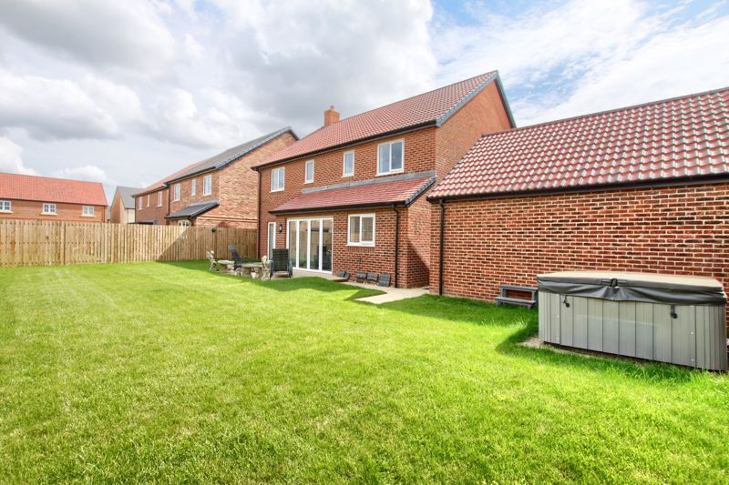 5 bed detached house for sale in Hole Beck Drive, Kirklevington, Yarm