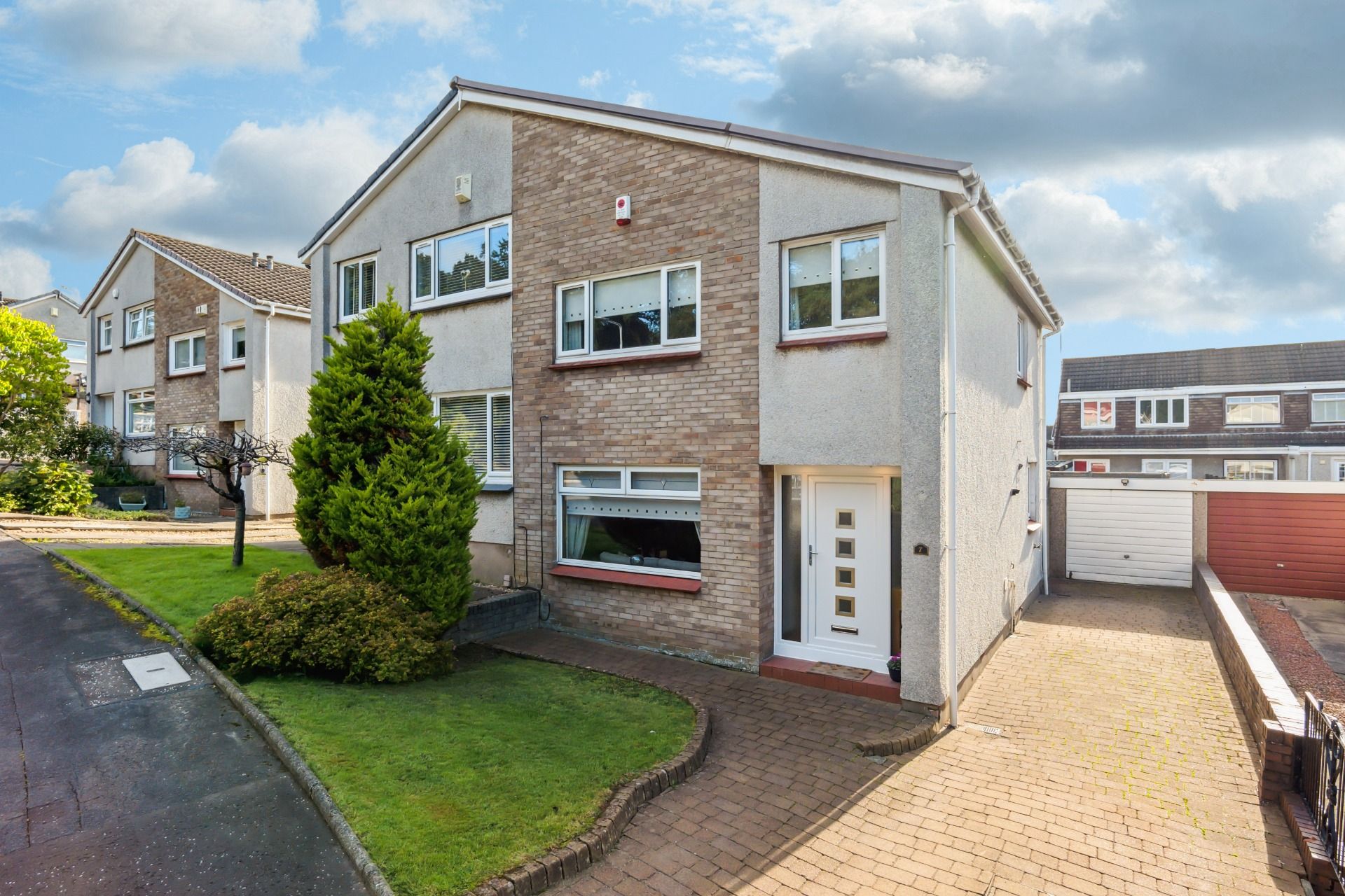 3 bed semidetached house for sale in Dechmont View, Uddingston