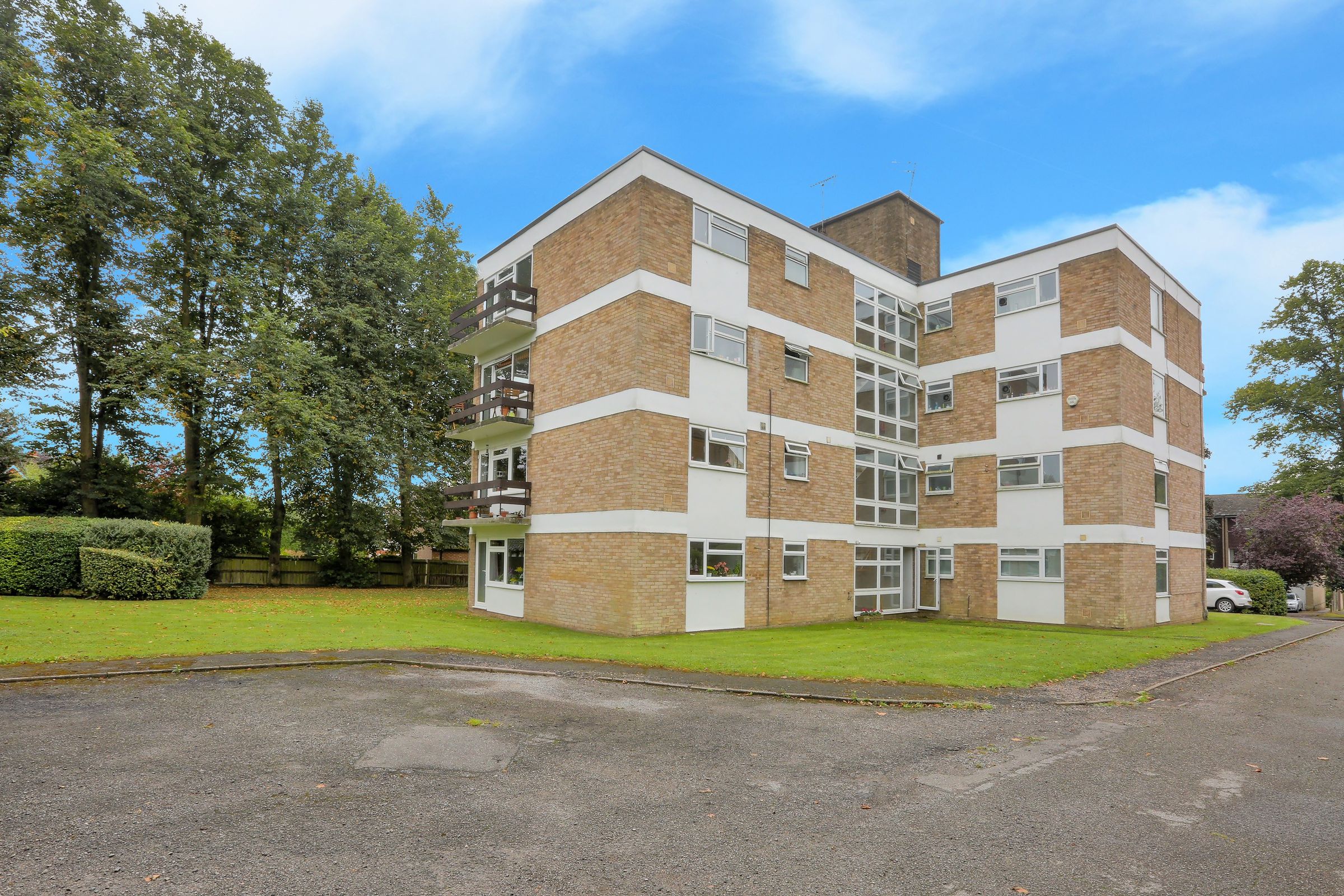 2 bed flat to rent in Chiltern Court, Milton Road, Harpenden AL5 Zoopla