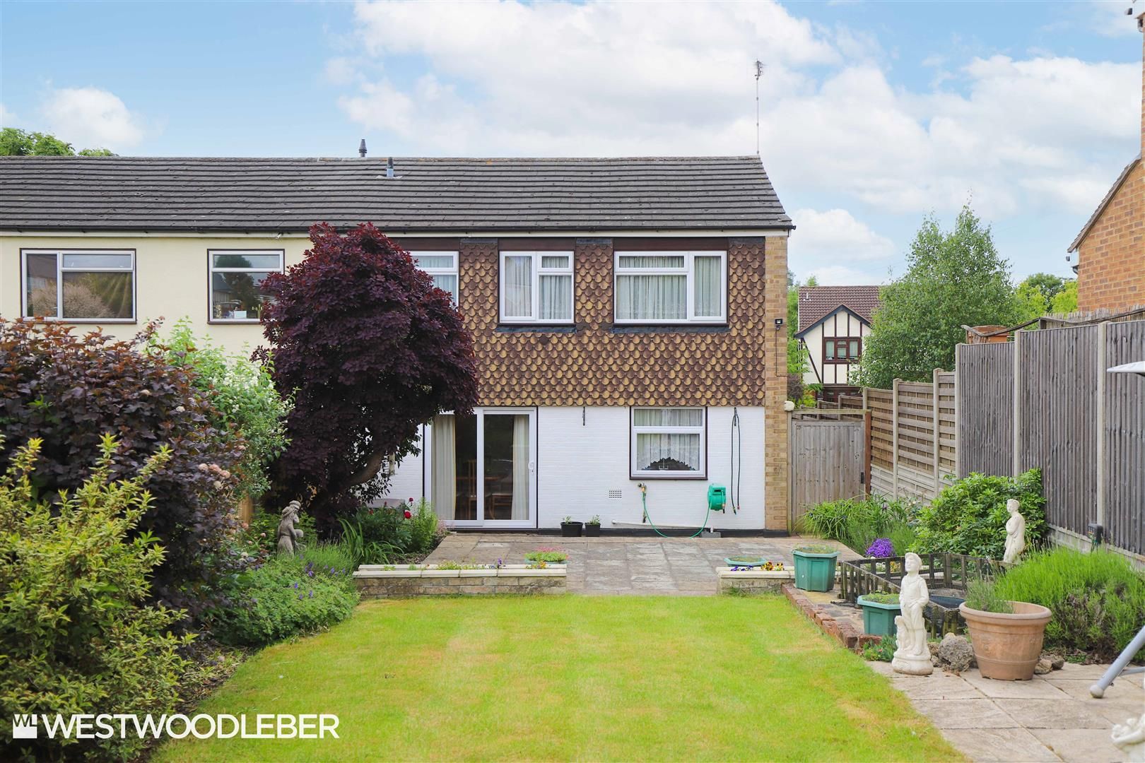 4 bed end terrace house for sale in Middle Street, Nazeing, Waltham