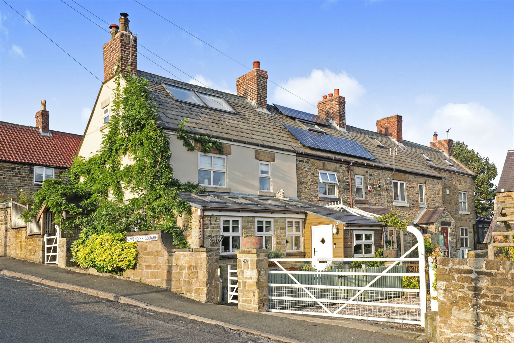 2 bed semidetached house for sale in Cavendish Square, Marsh Lane