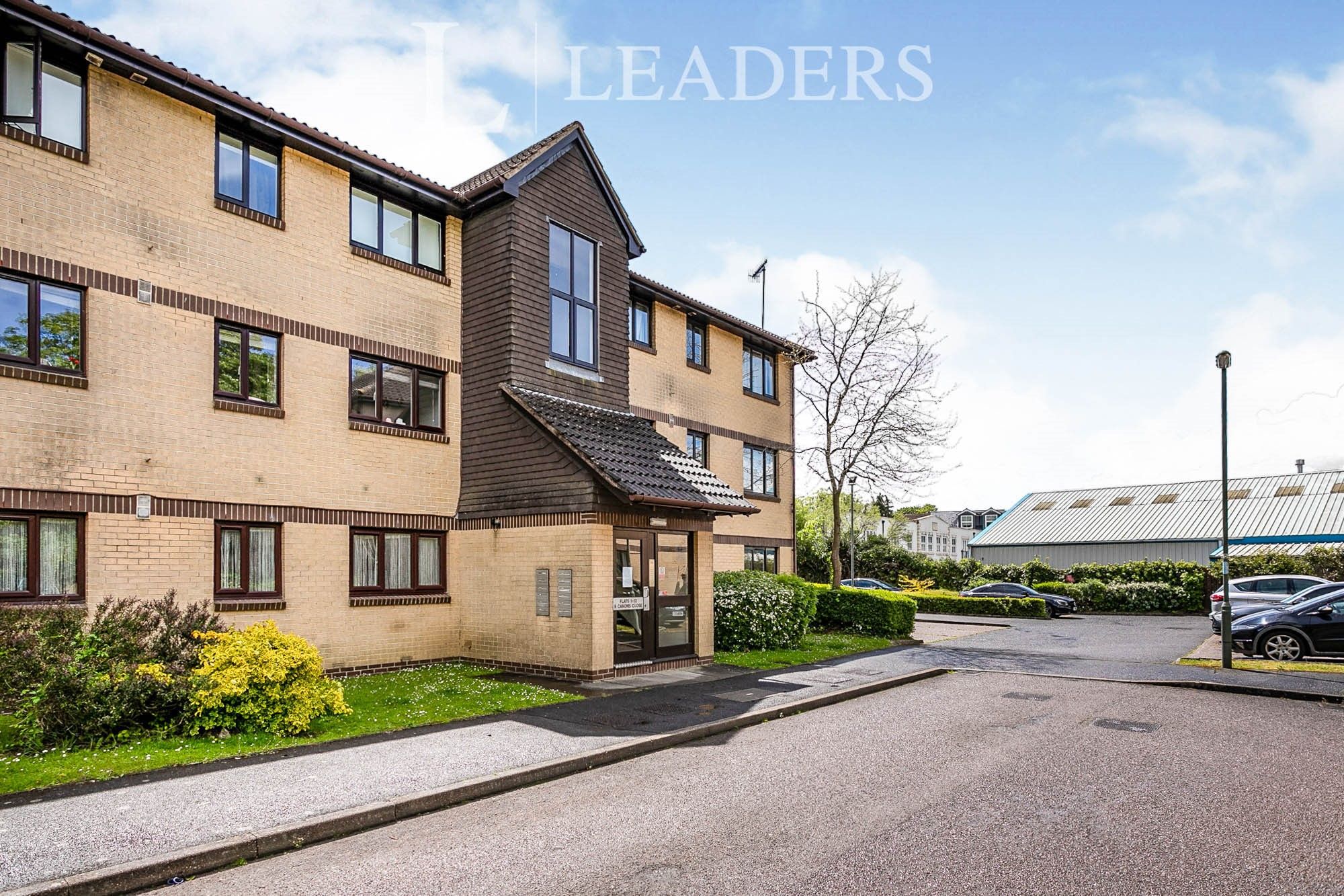 2 bed flat to rent in Canons Close, Reigate RH2 Zoopla