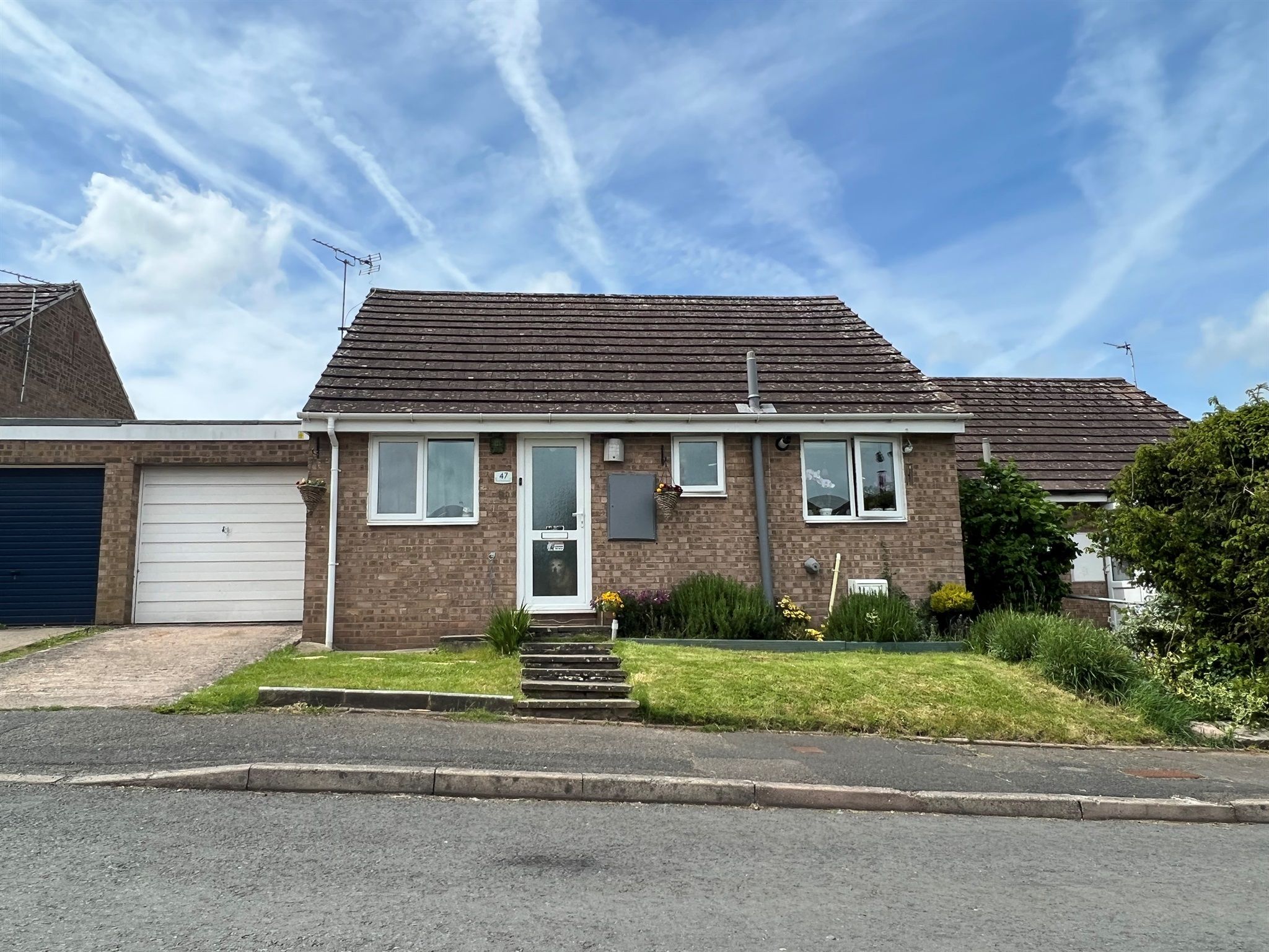 2 bed bungalow for sale in St. Peters Close, MoretonOnLugg, Hereford