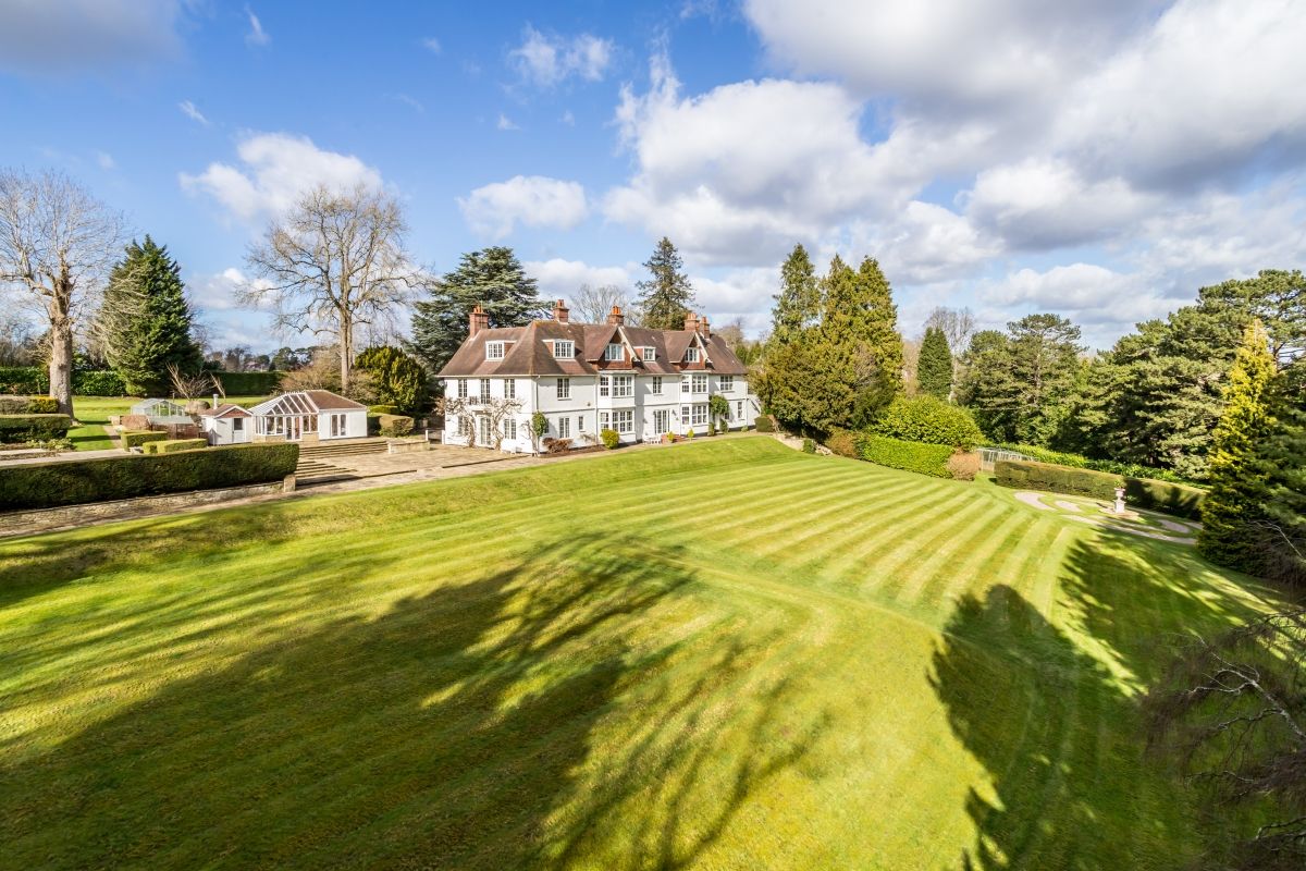7 bed detached house to rent in Portley Wood Road, Whyteleafe CR3 Zoopla