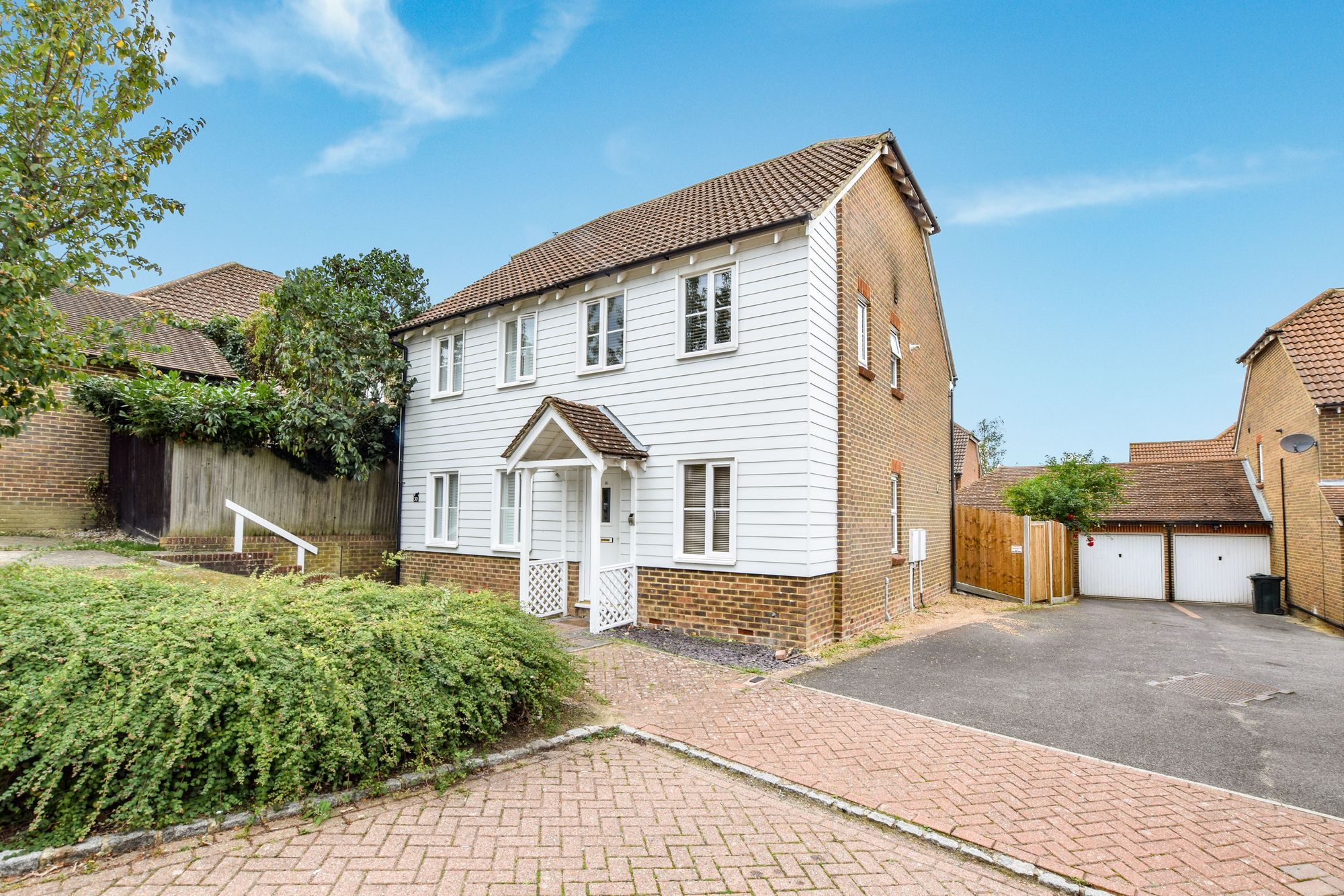 2 bed semidetached house for sale in Bradbridge Green, Ashford TN23
