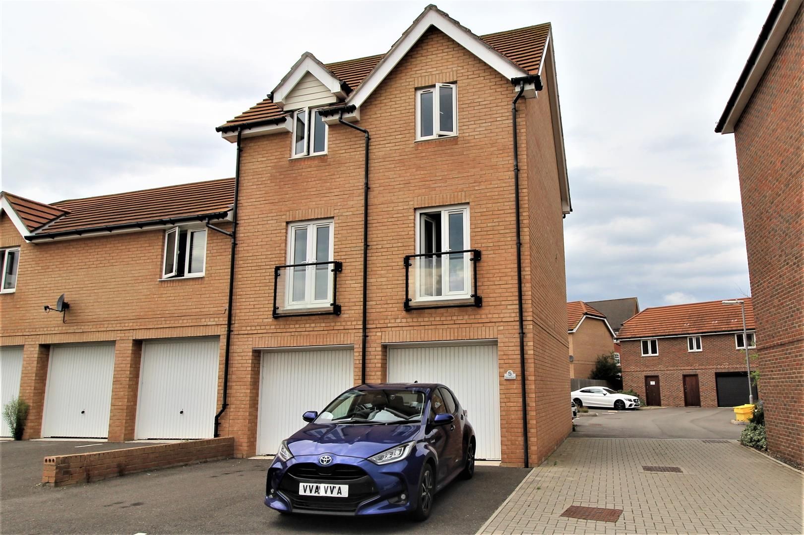 2 bed town house for sale in Laurel Road, Minster On Sea, Sheerness