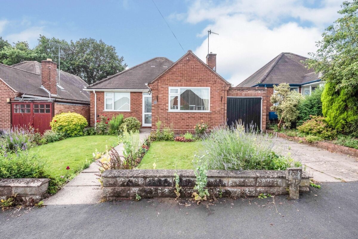 2 bed bungalow for sale in Upland Grove, Norton, Bromsgrove B61 Zoopla
