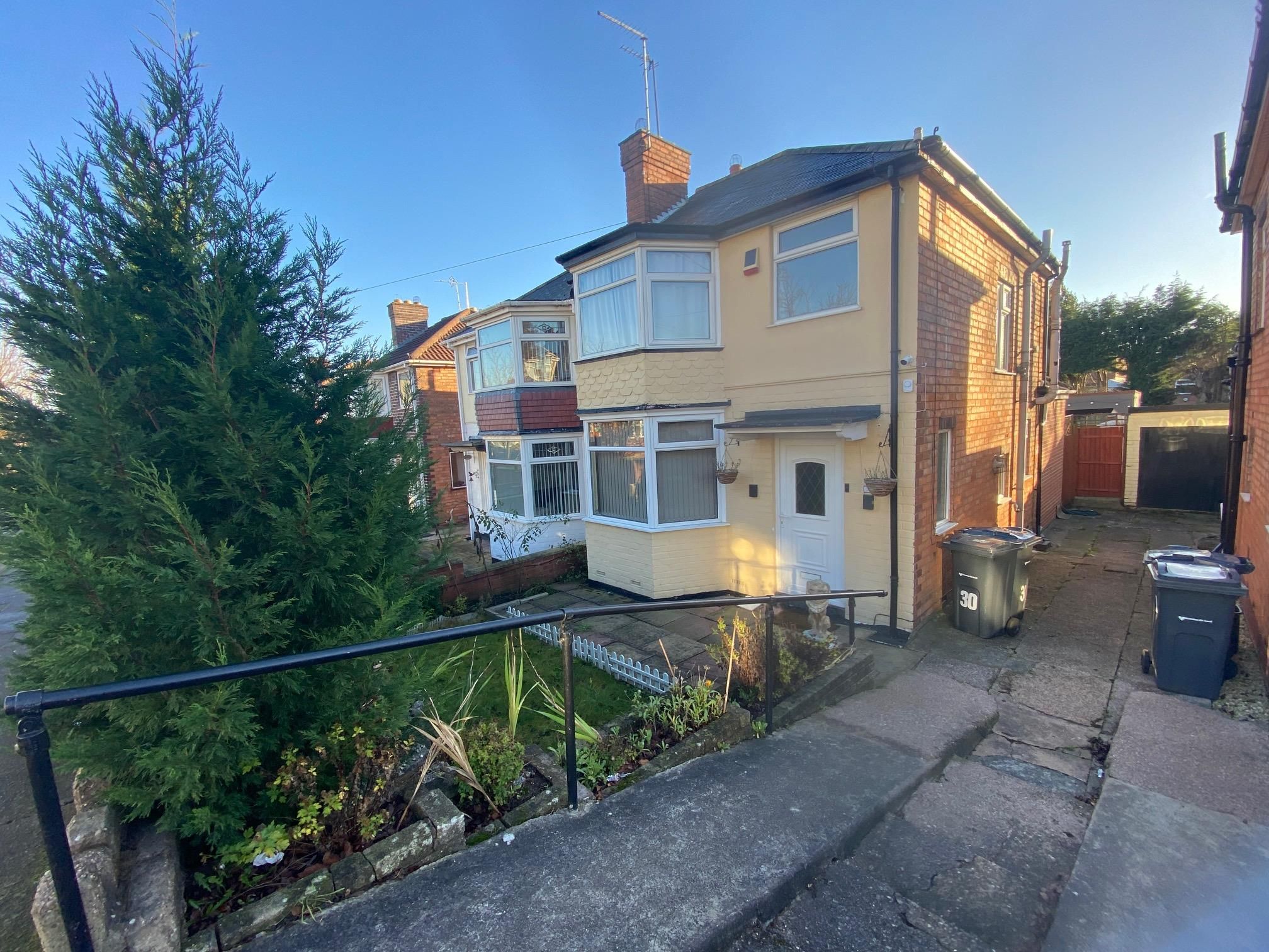 3 bed property to rent in Ermington Crescent, Hodge Hill, Birmingham