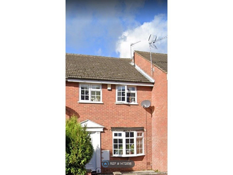 3 bed terraced house to rent in Stuart Close, Bletchley, Milton Keynes