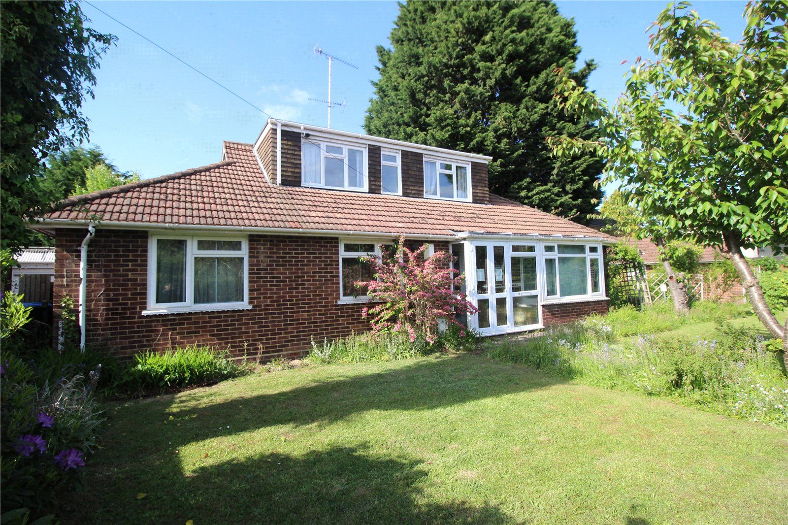 5 bed bungalow for sale in Chapel Lane, Farnborough GU14 Zoopla