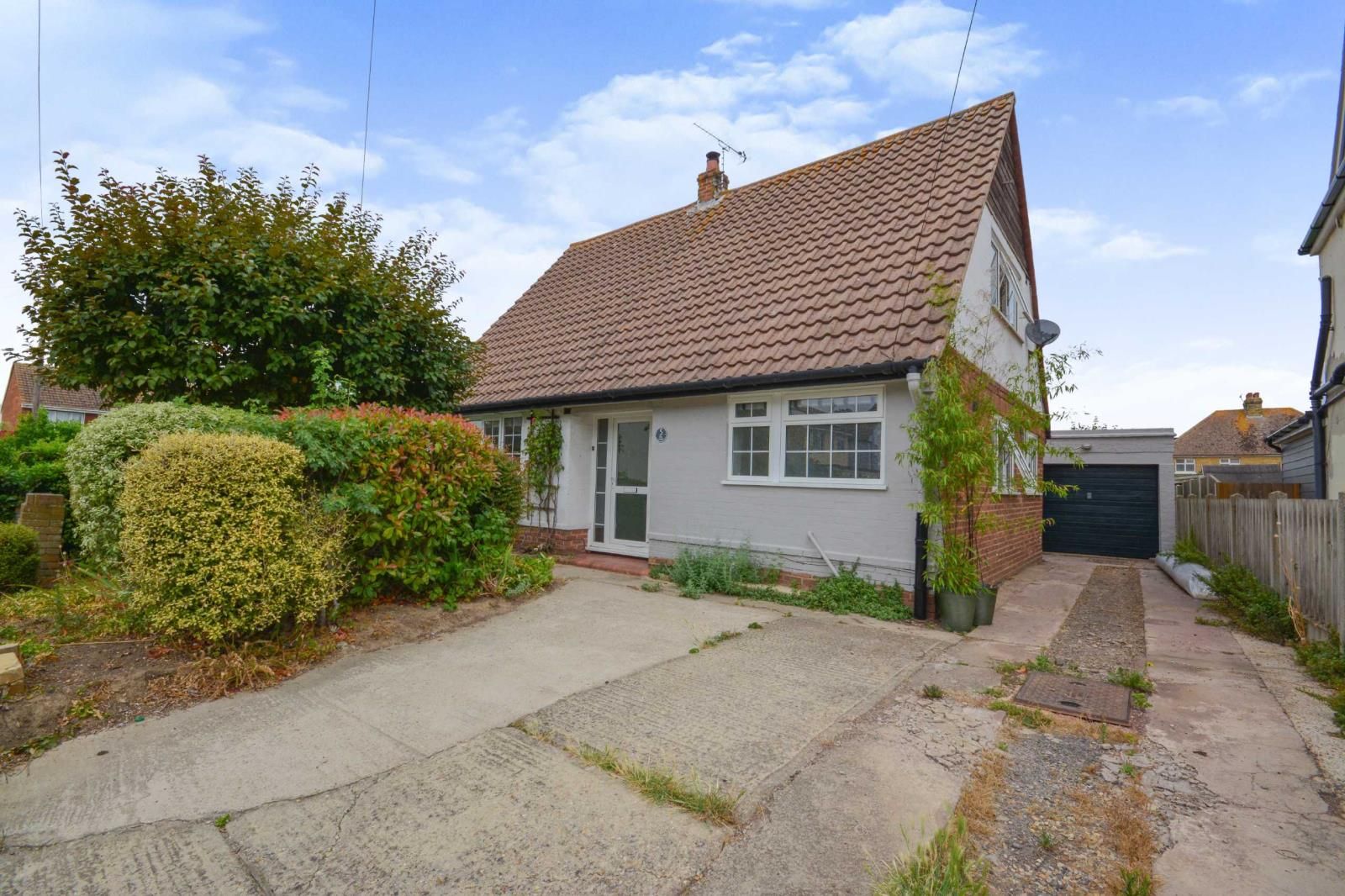 3 bed detached bungalow for sale in Birds Avenue, Margate, Kent CT9