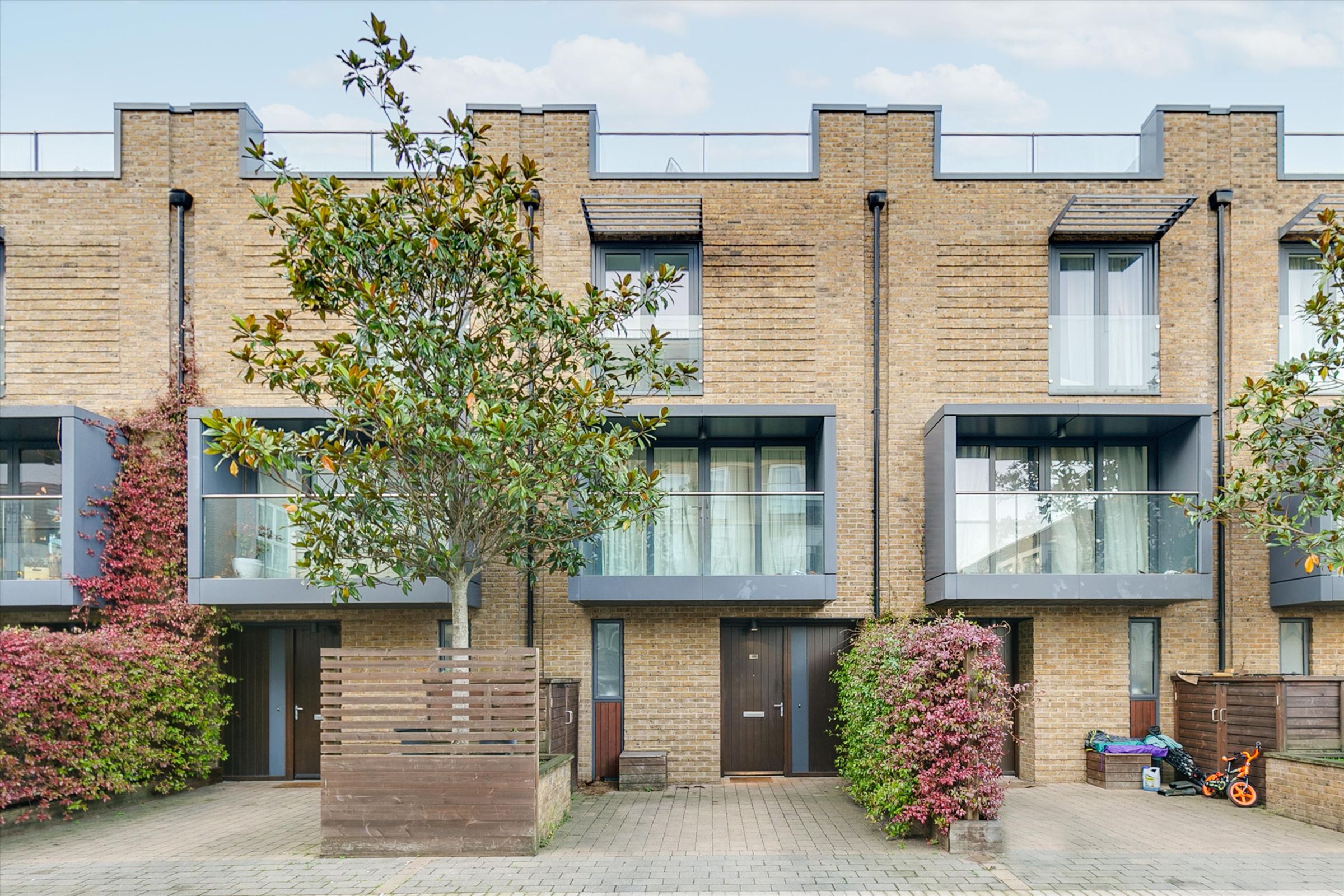 4 bed town house for sale in Bromyard Avenue, London W3 Zoopla