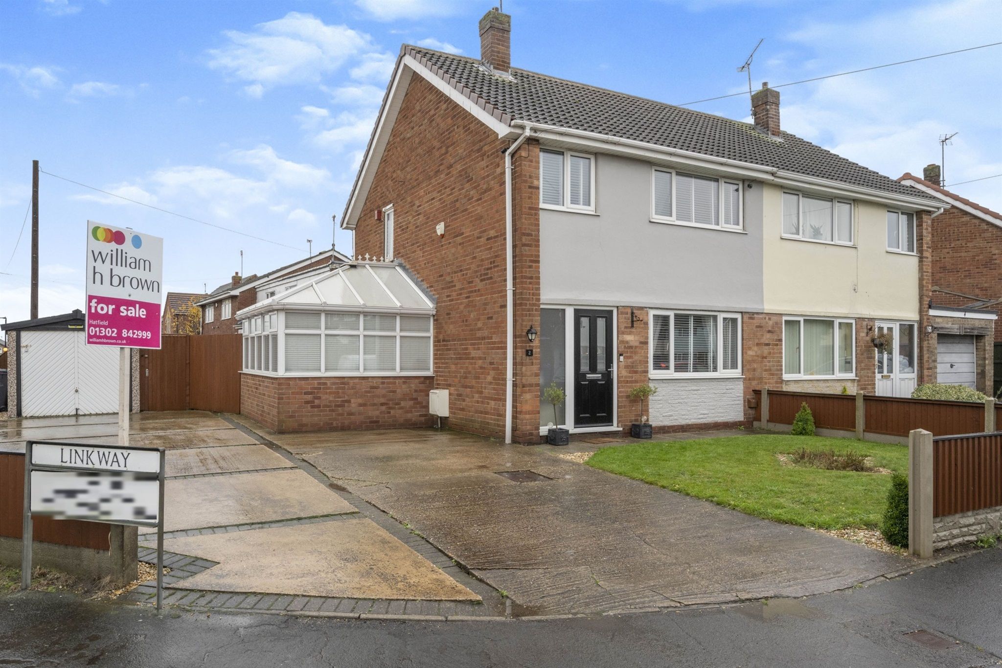 3 bed semidetached house for sale in Linkway, Hatfield Woodhouse