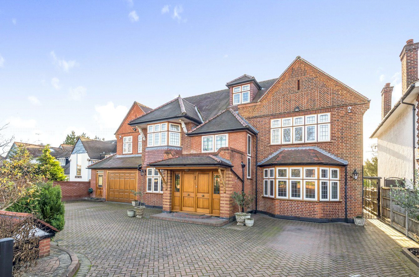 6 bed detached house for sale in Broad Walk, Winchmore Hill, London N21