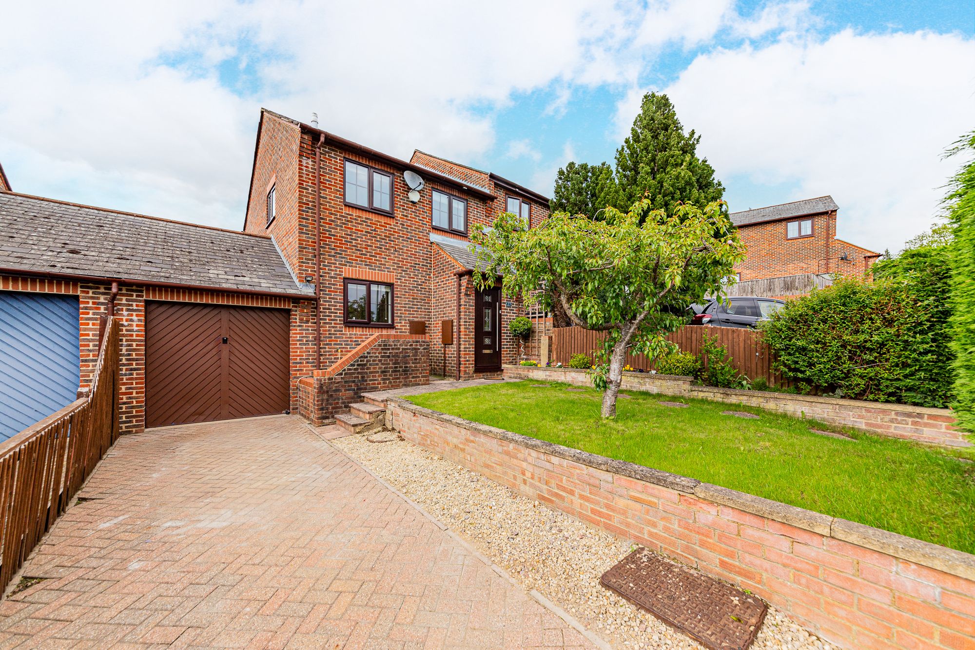 3 bed semidetached house for sale in Glory Mill Lane, Wooburn Green