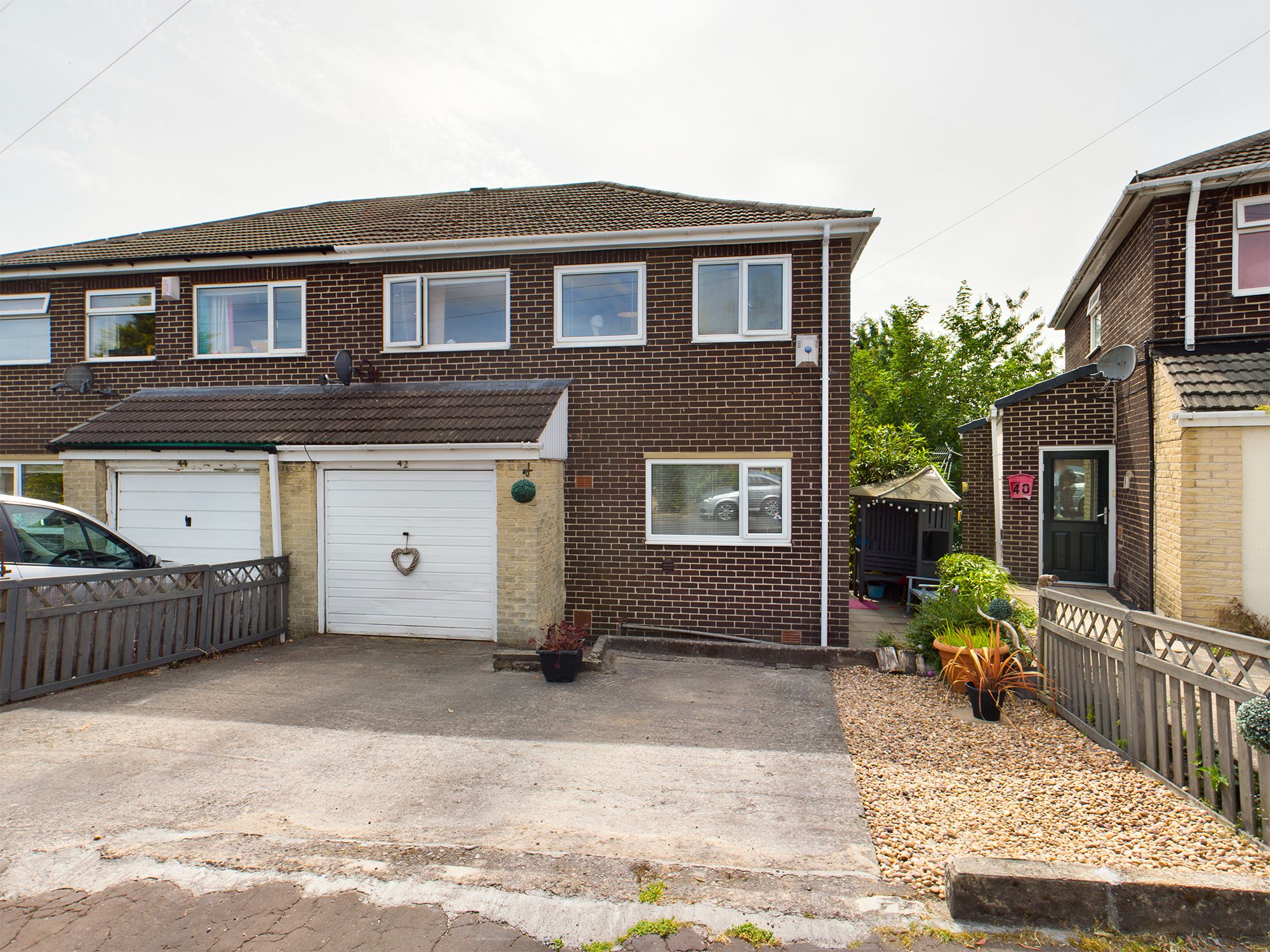 4 bed semidetached house for sale in Langdale Drive, Huddersfield HD5