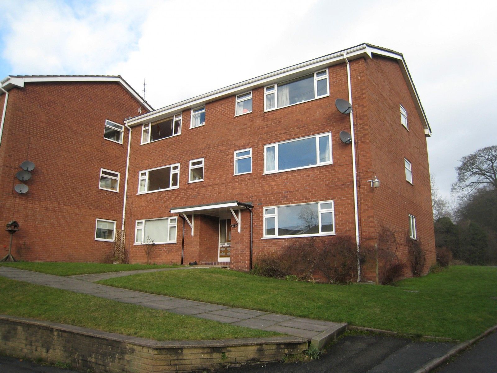 2 bed flat to rent in Beech Farm Drive, Macclesfield SK10 Zoopla