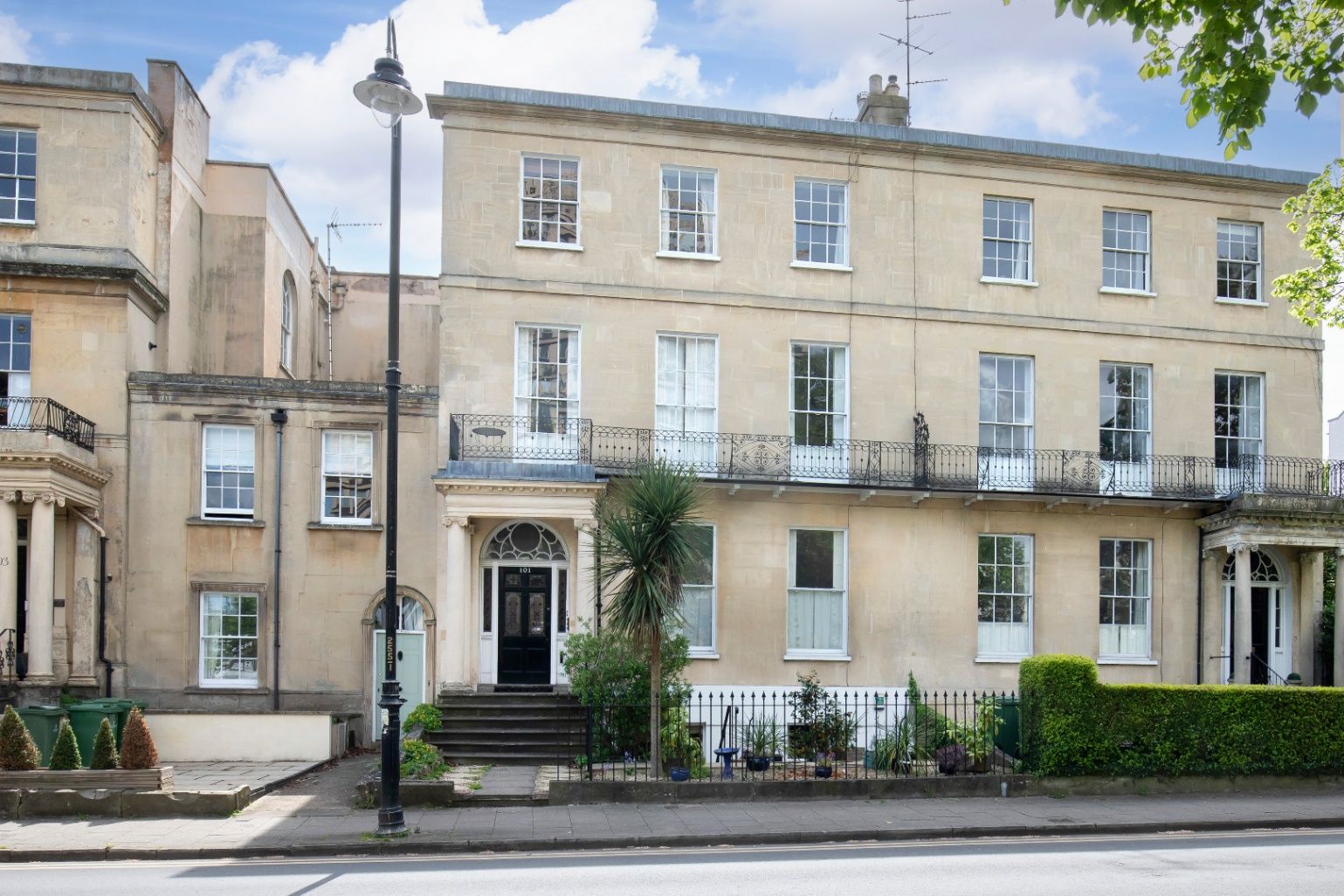 3 bed flat for sale in Montpellier Terrace, Montpellier, Cheltenham