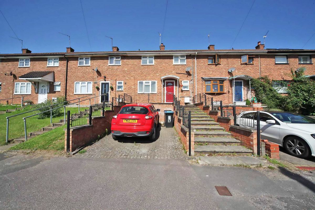 3 bed terraced house to rent in Chaulden Terrace, Hemel Hempstead HP1