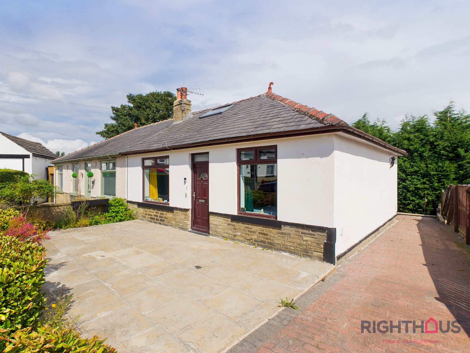 2 bed semidetached bungalow for sale in Bankfield Gardens, Southowram