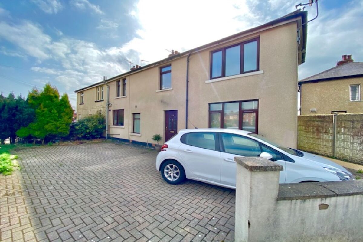 4 bed semidetached house for sale in Jubilee Road, Haslingden