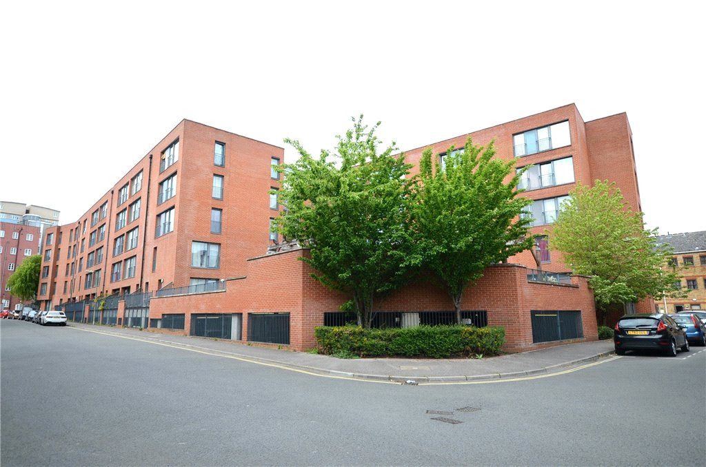 2 bed flat for sale in Printing House Court, Sebastopol Road, Aldershot