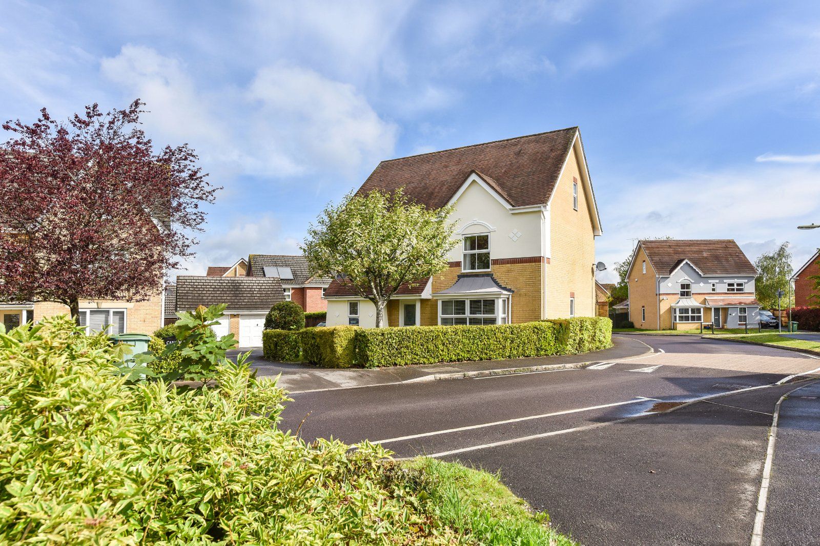 6 bed detached house for sale in Canada Way, Liphook GU30 Zoopla