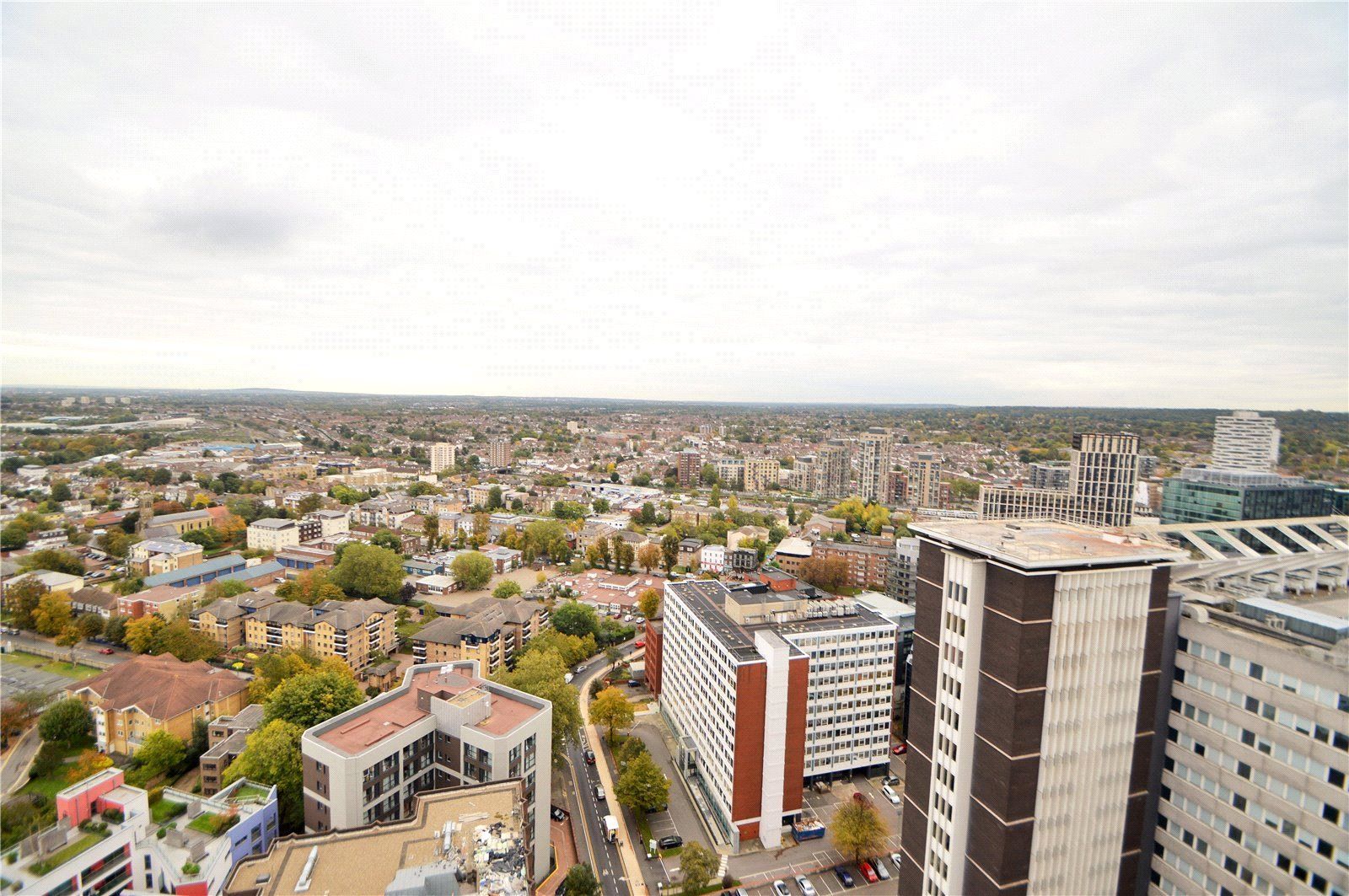 Pinnacle Apartments, 11 Saffron Central Square, East Croydon CR0
