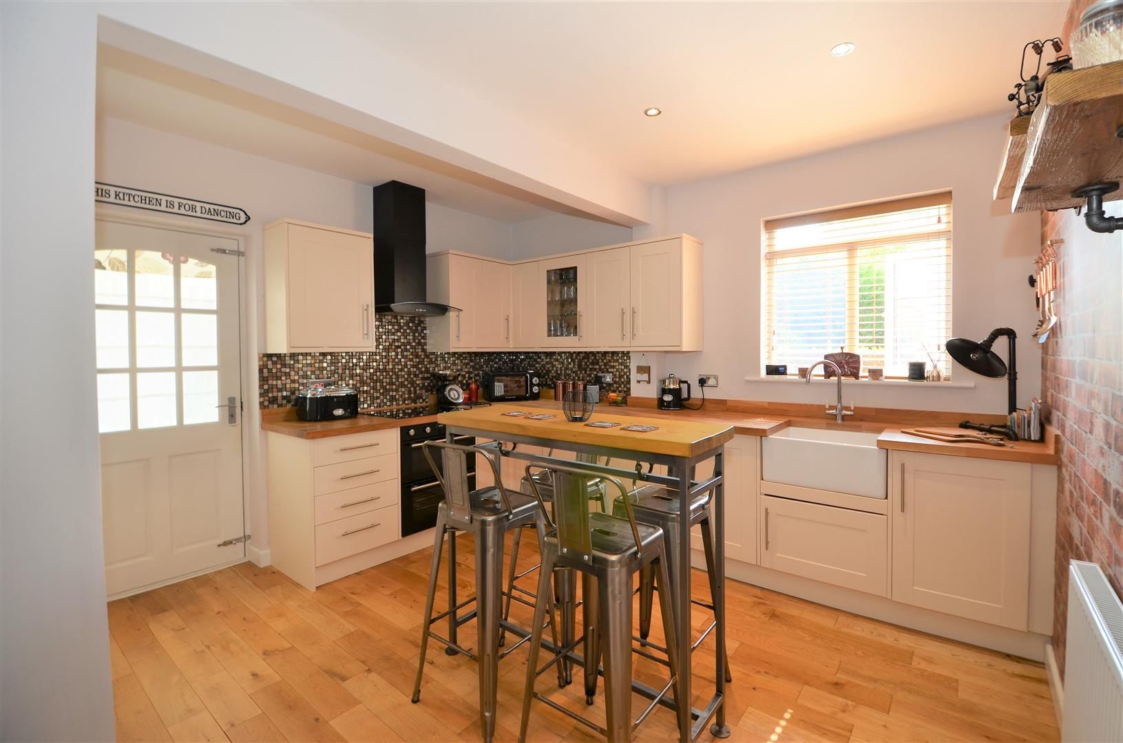 3 bed property for sale in Walton Way, Aylesbury HP21 Zoopla
