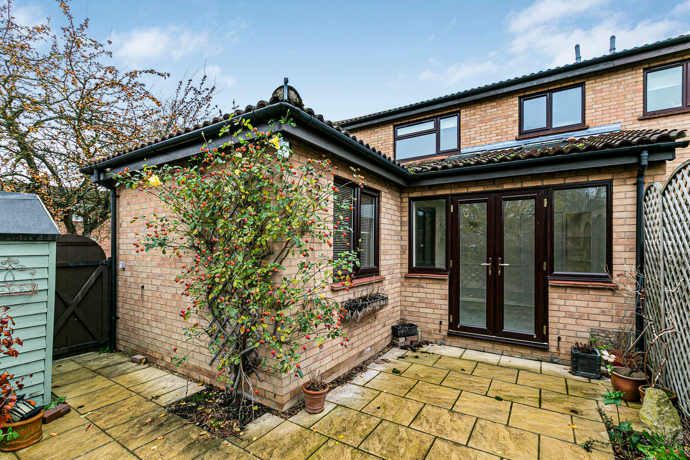 2 bed end terrace house for sale in Butts Green, Whittlesford