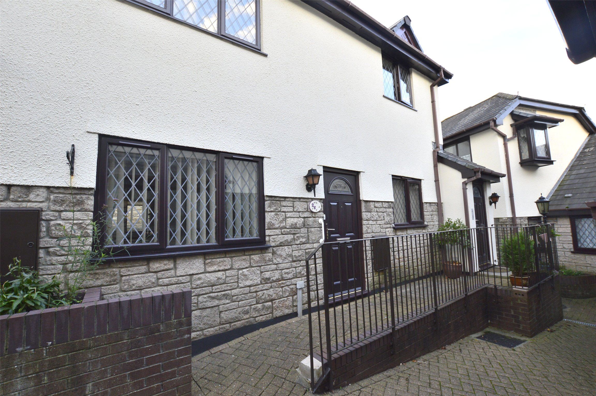 2 bed flat for sale in Stanley Court, Midsomer Norton, Radstock