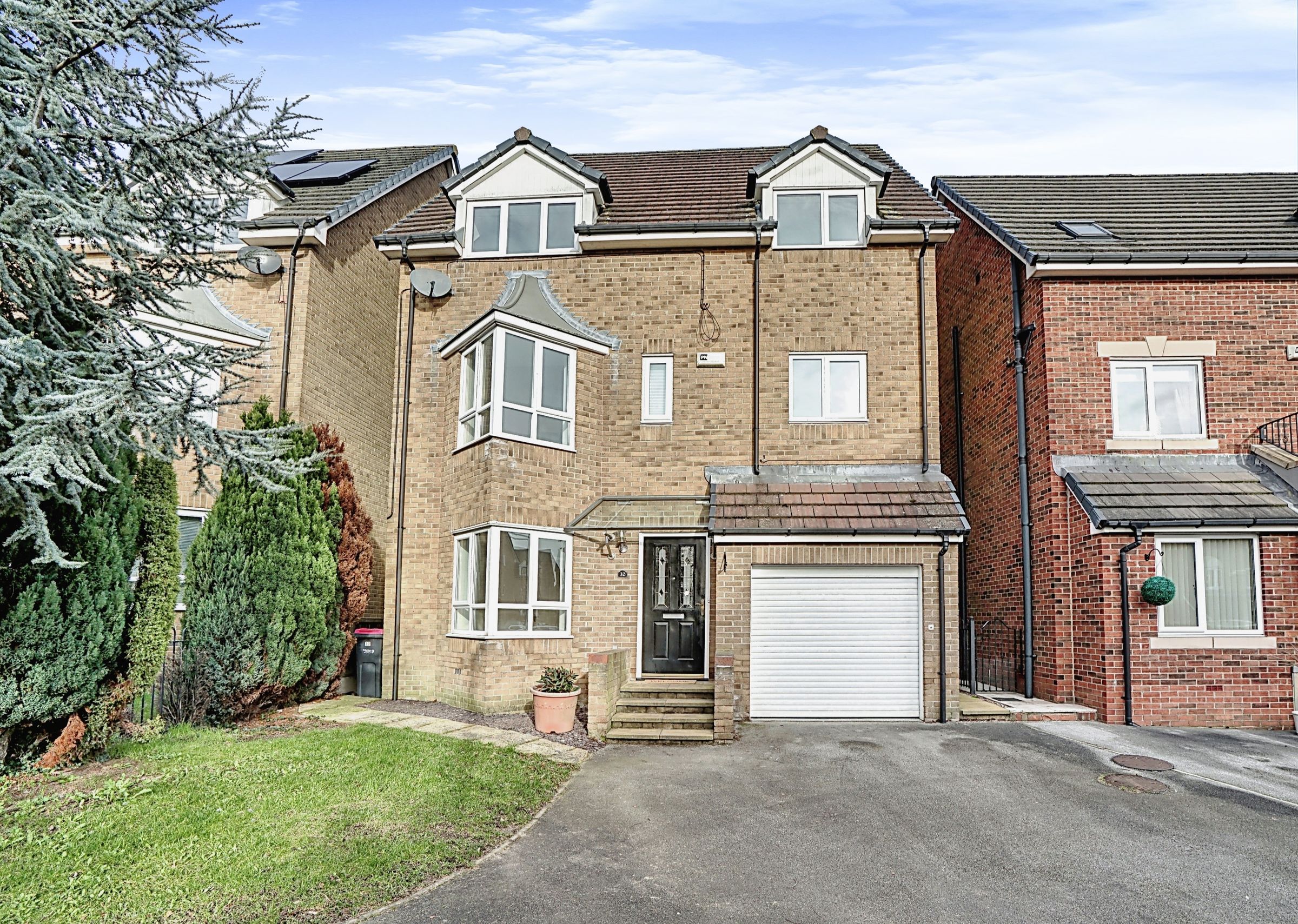 5 bed detached house for sale in Berry Drive, Kiveton Park, Sheffield