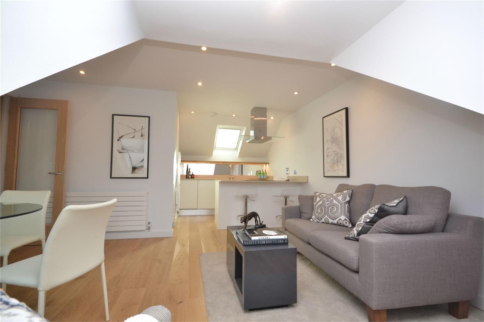 1 bed flat to rent in Old Lodge Place, St Margarets, Twickenham TW1