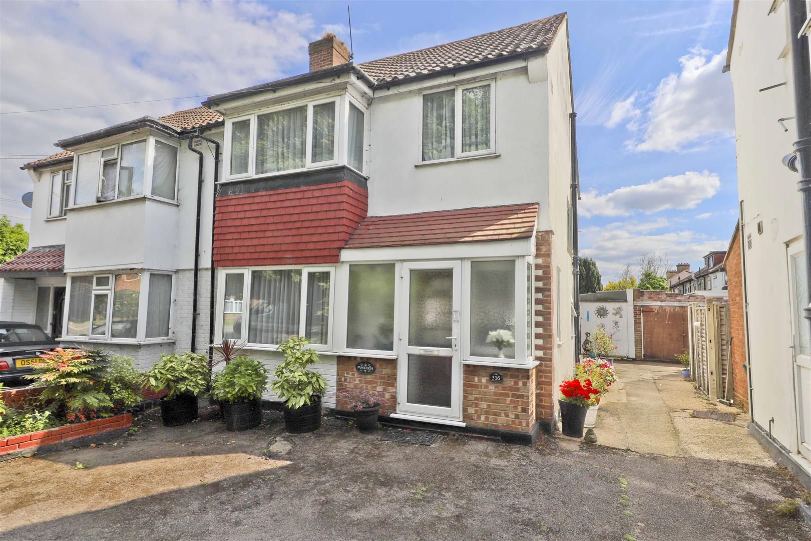 3 bed semidetached house for sale in Sipson Road, Sipson, West Drayton