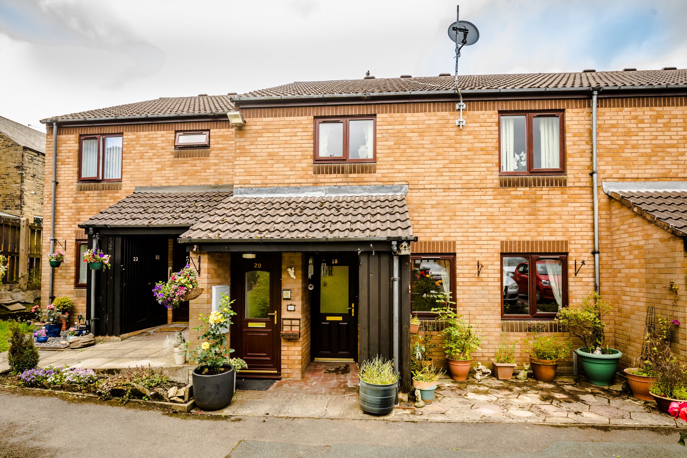 2 bed flat for sale in Glenroyd Avenue, Bradford BD6 Zoopla