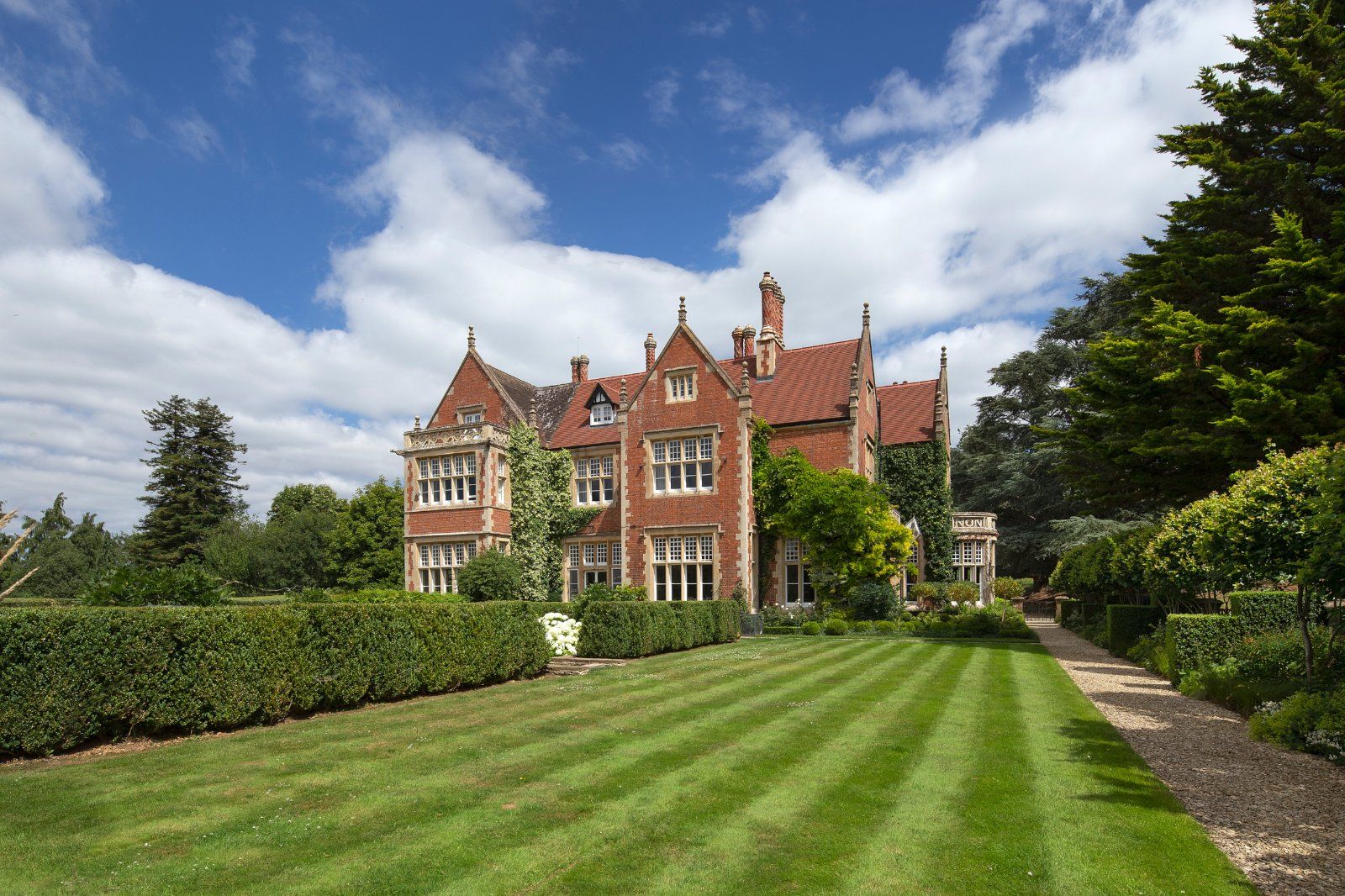 6 bed detached house for sale in Buckland, Faringdon, Oxfordshire SN7