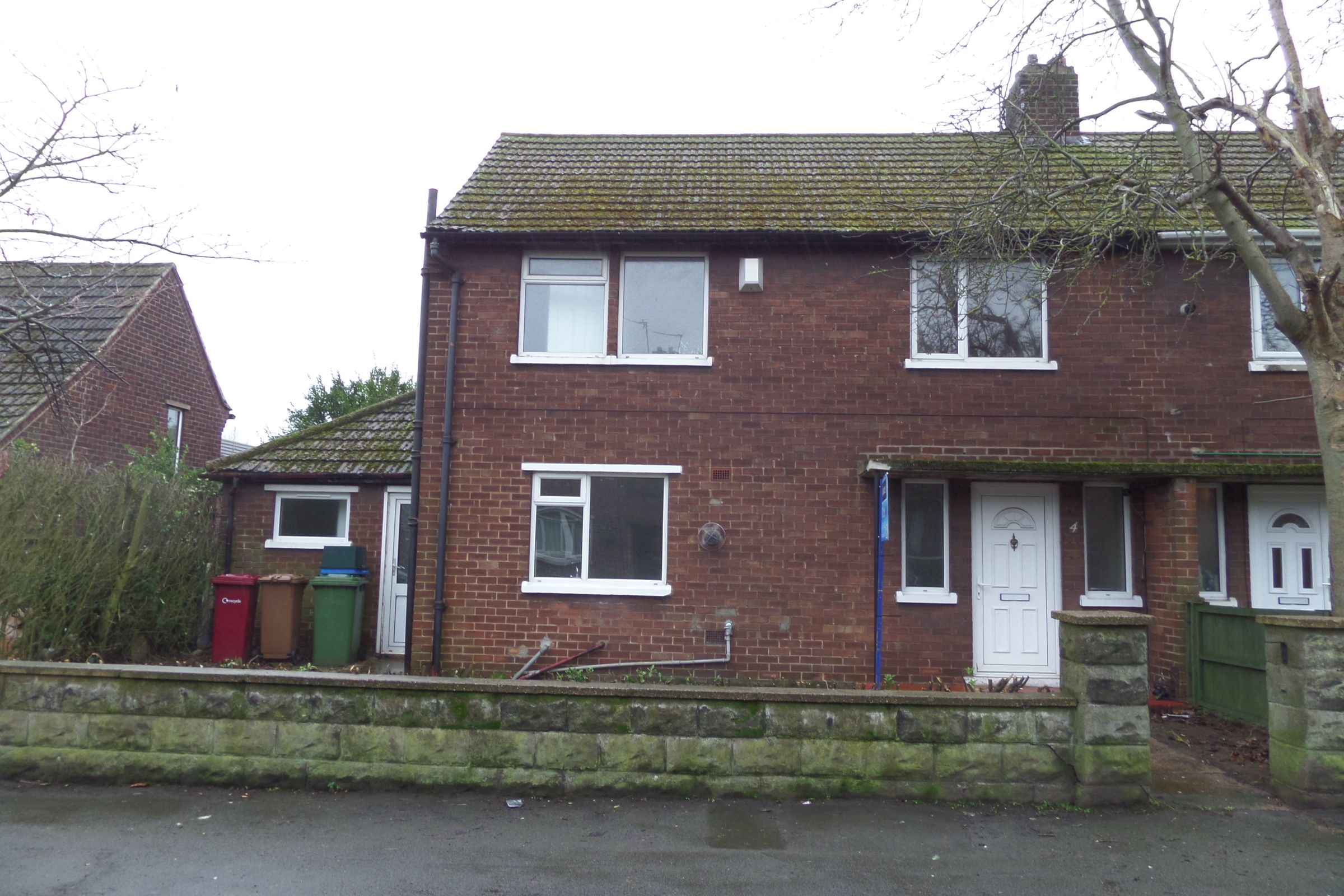 3 bed semidetached house to rent in St. Chads Road, Scunthorpe DN16