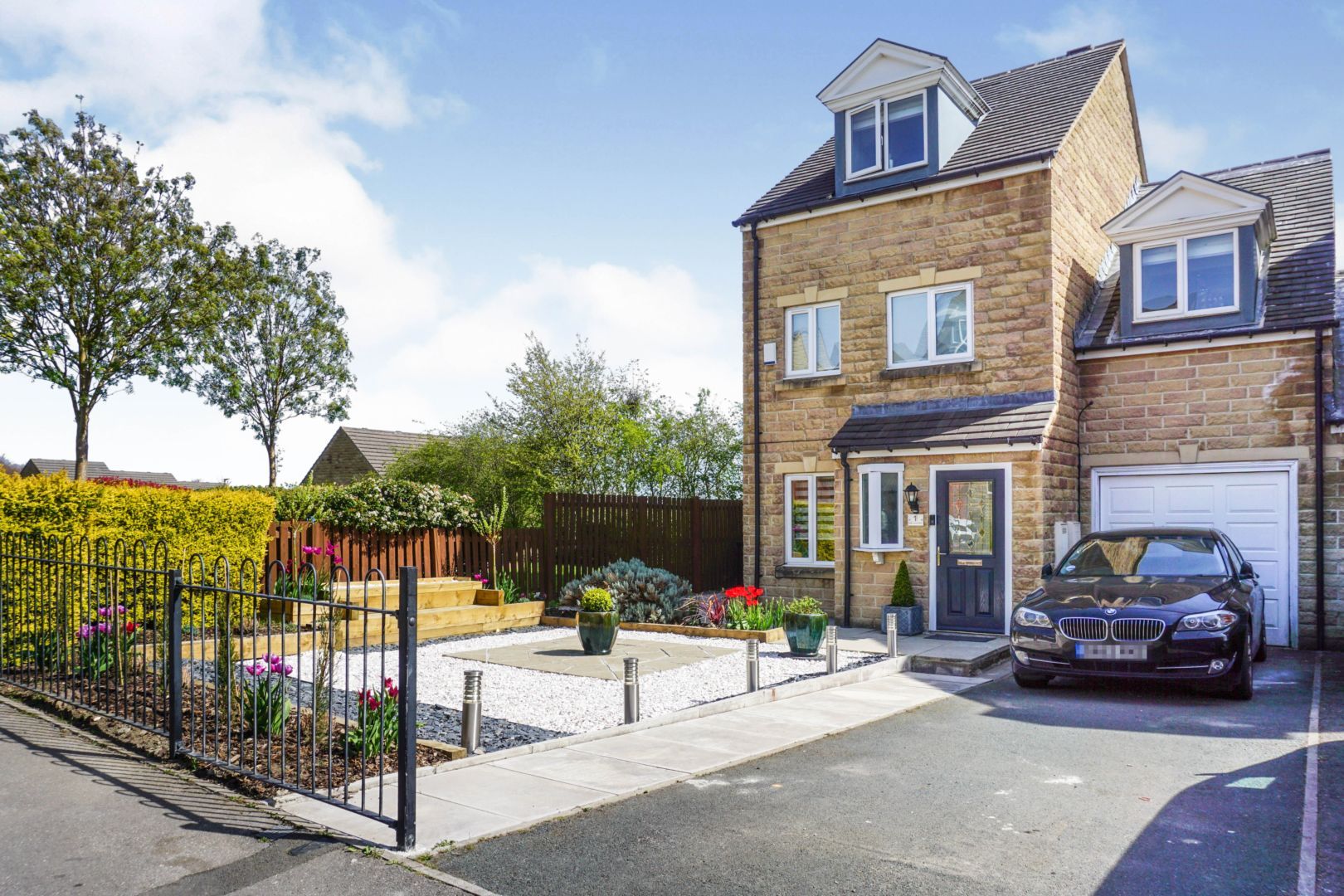 Robin Hood Road, Huddersfield HD2  