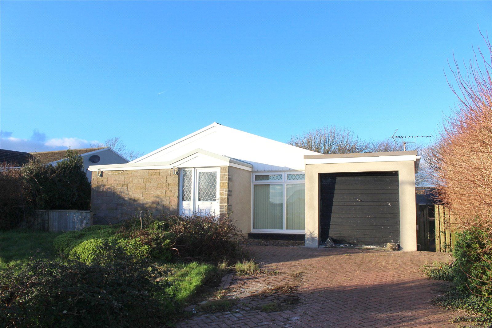 4 bed bungalow for sale in Little Castle Grove, Herbrandston, Milford Haven, Sir Benfro SA73