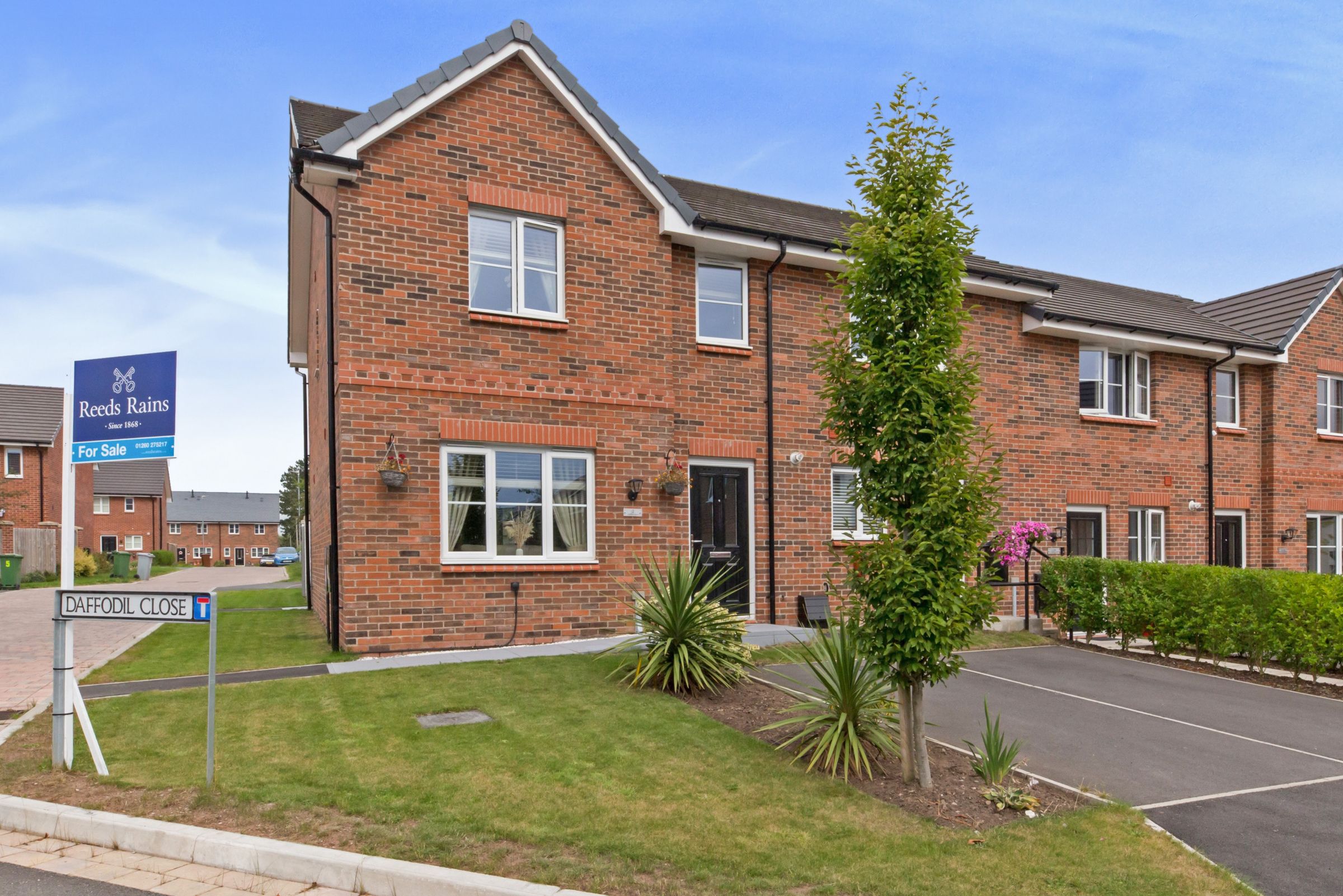 3 bed end terrace house for sale in Daffodil Close, Congleton, Cheshire
