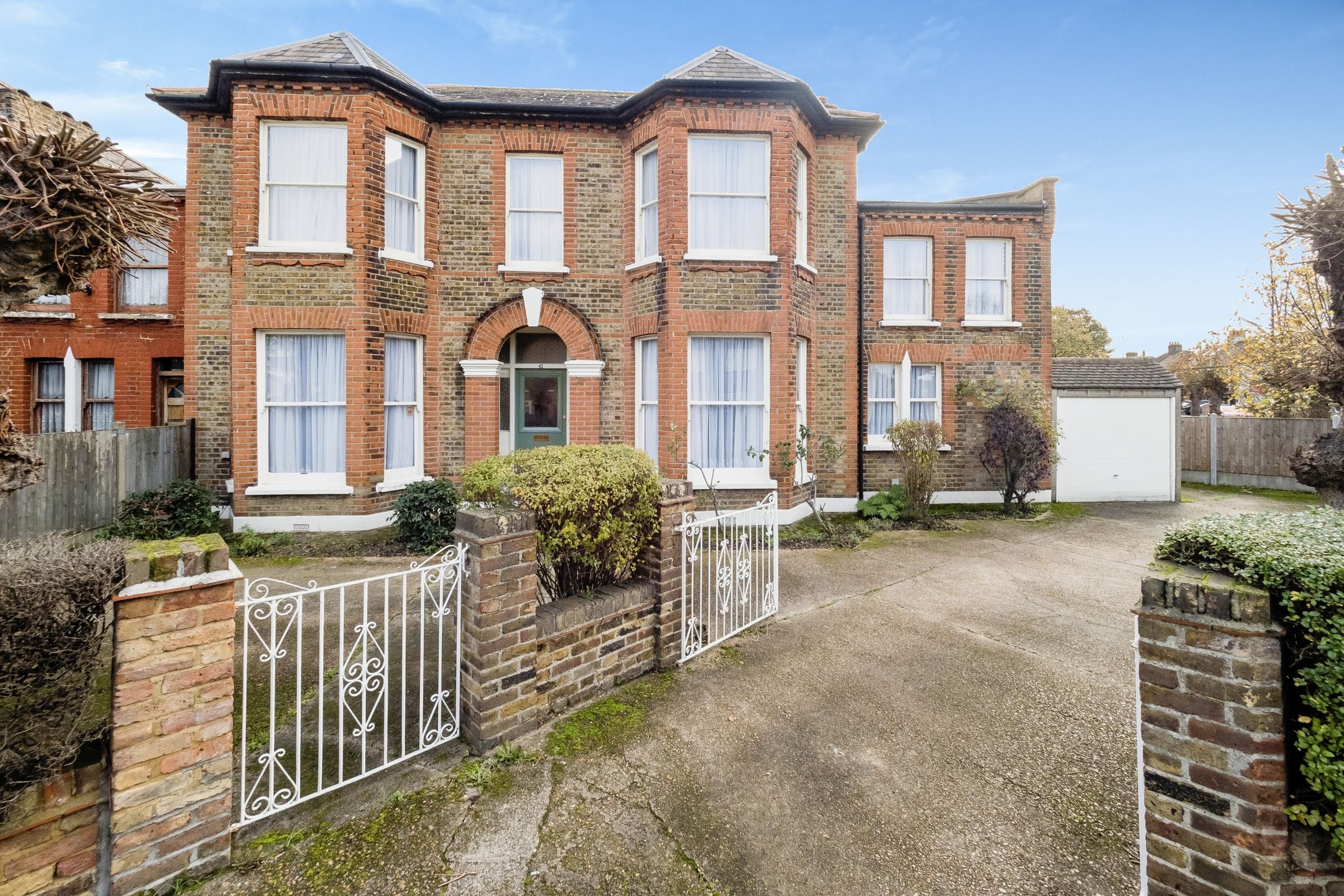 9 bed semidetached house for sale in Aldborough Road South, Ilford IG3 Zoopla