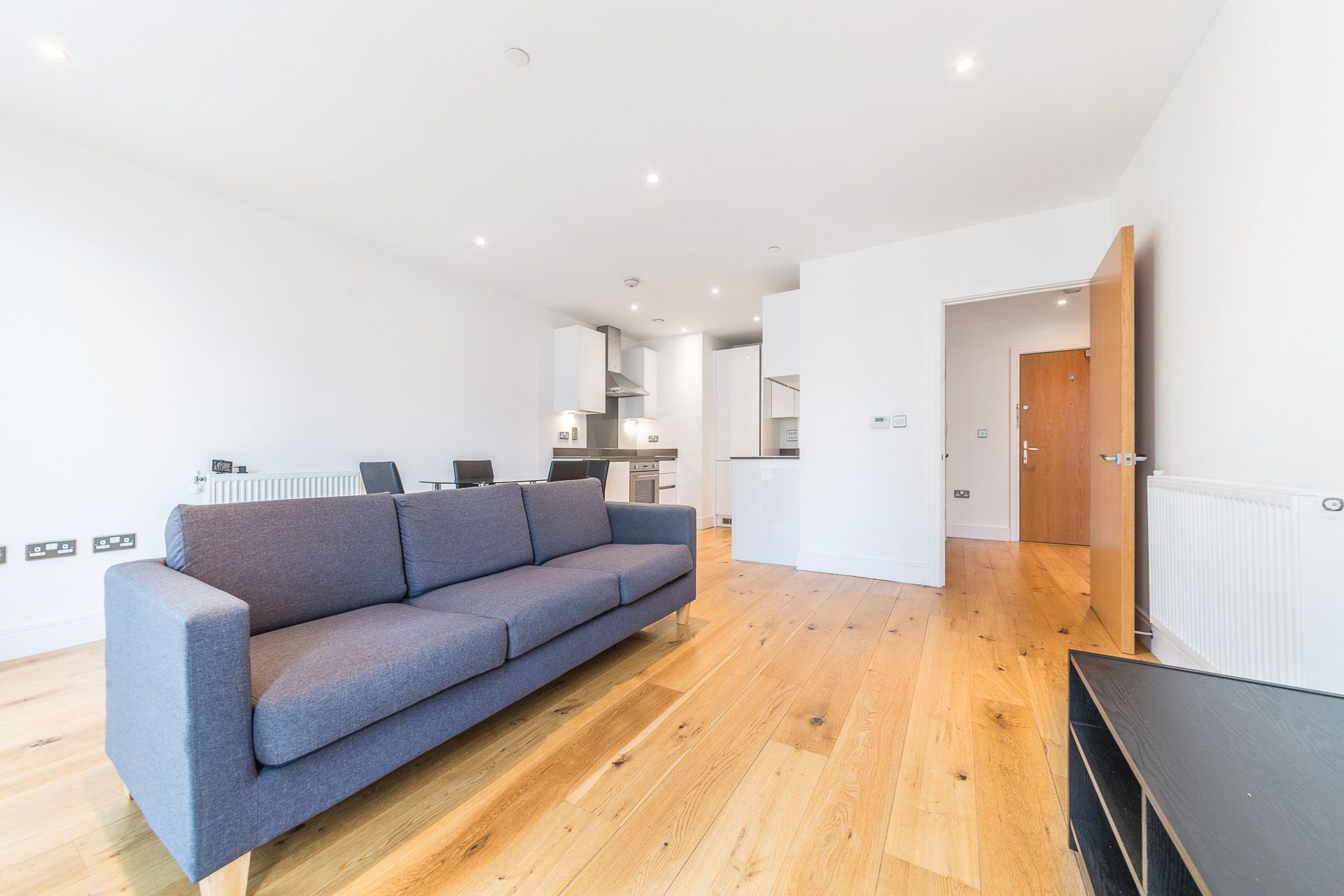 1 bed flat to rent in Tower, 6 Caxton Street North, Canning Town