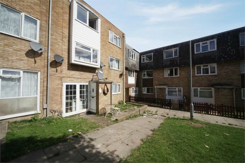 Copenhagen Close, Luton, Bedfordshire LU3  