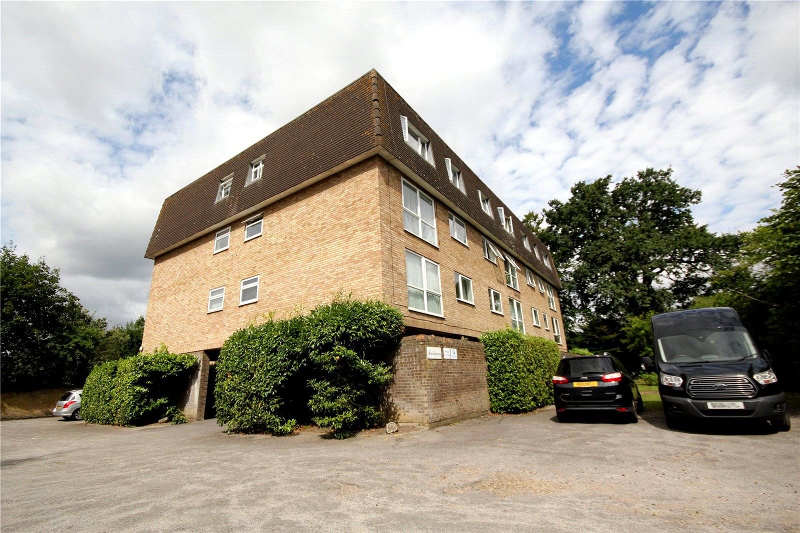 2 bed flat for sale in Fairlawns, Addlestone Park, Addlestone, Surrey KT15 Zoopla