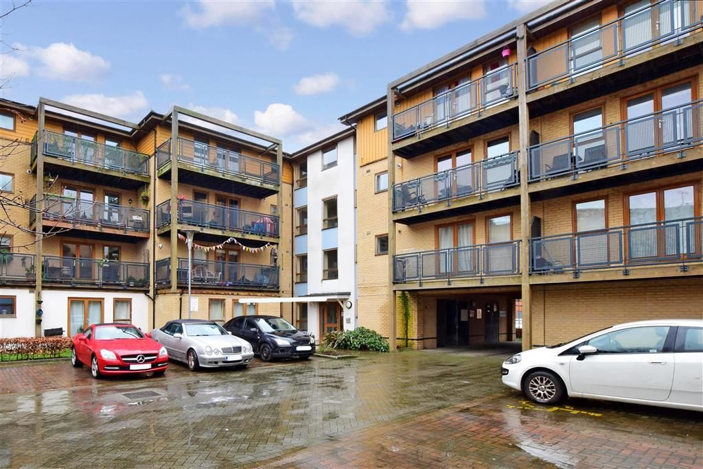 Harry Close, Croydon, Surrey CR0  