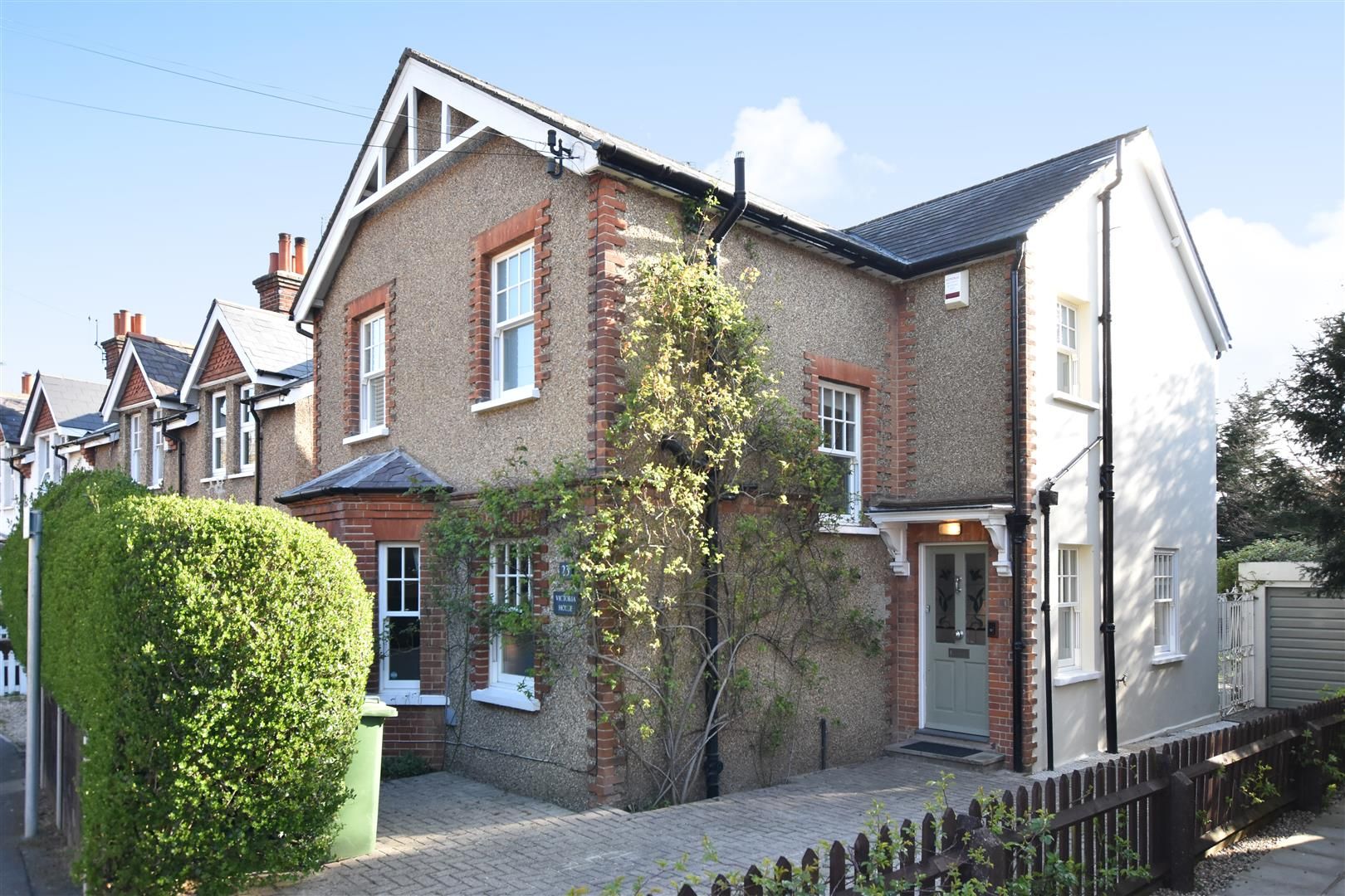 4 bed detached house for sale in Woodcote Side, Epsom KT18 Zoopla